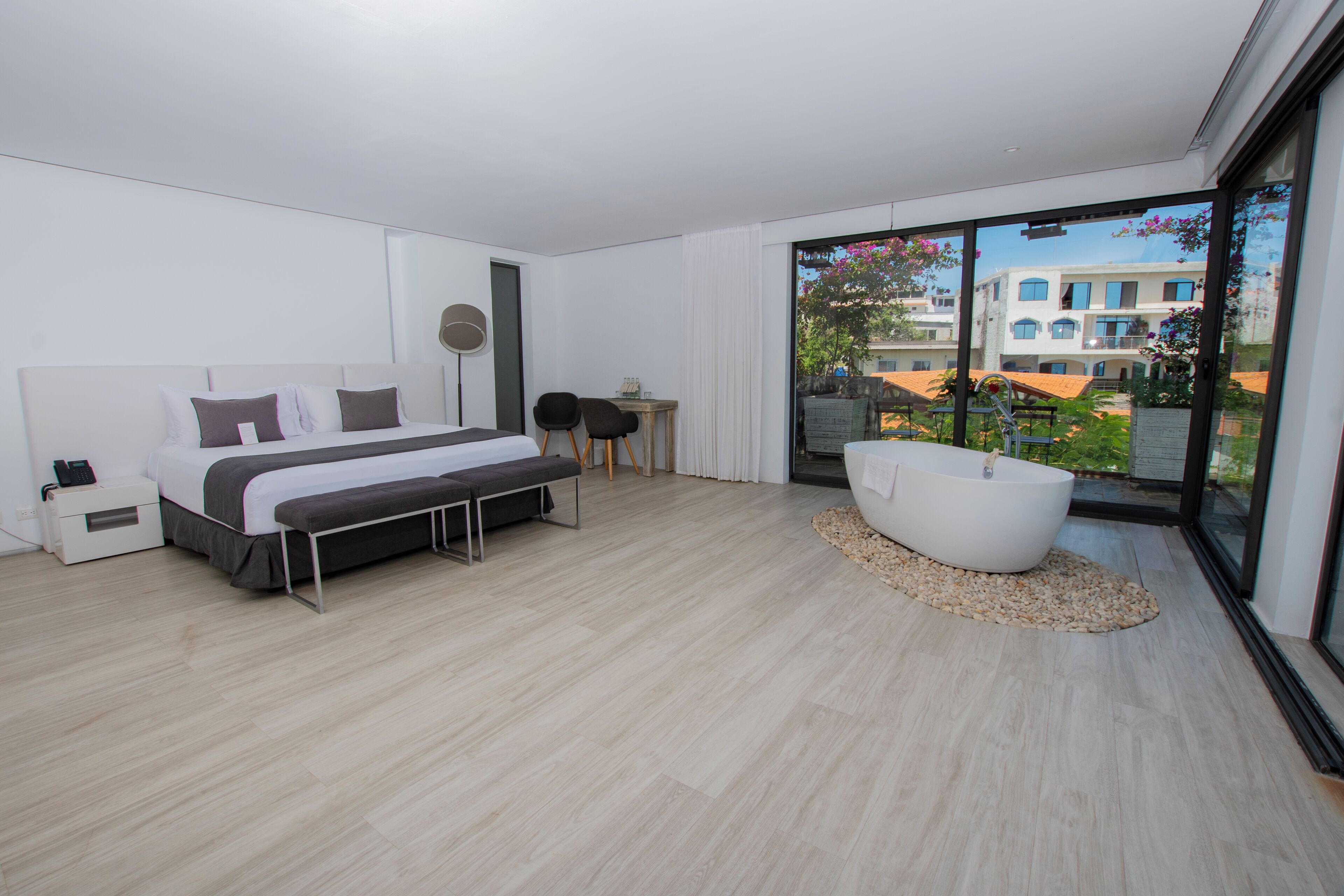 Golden Bay Hotel & Spa