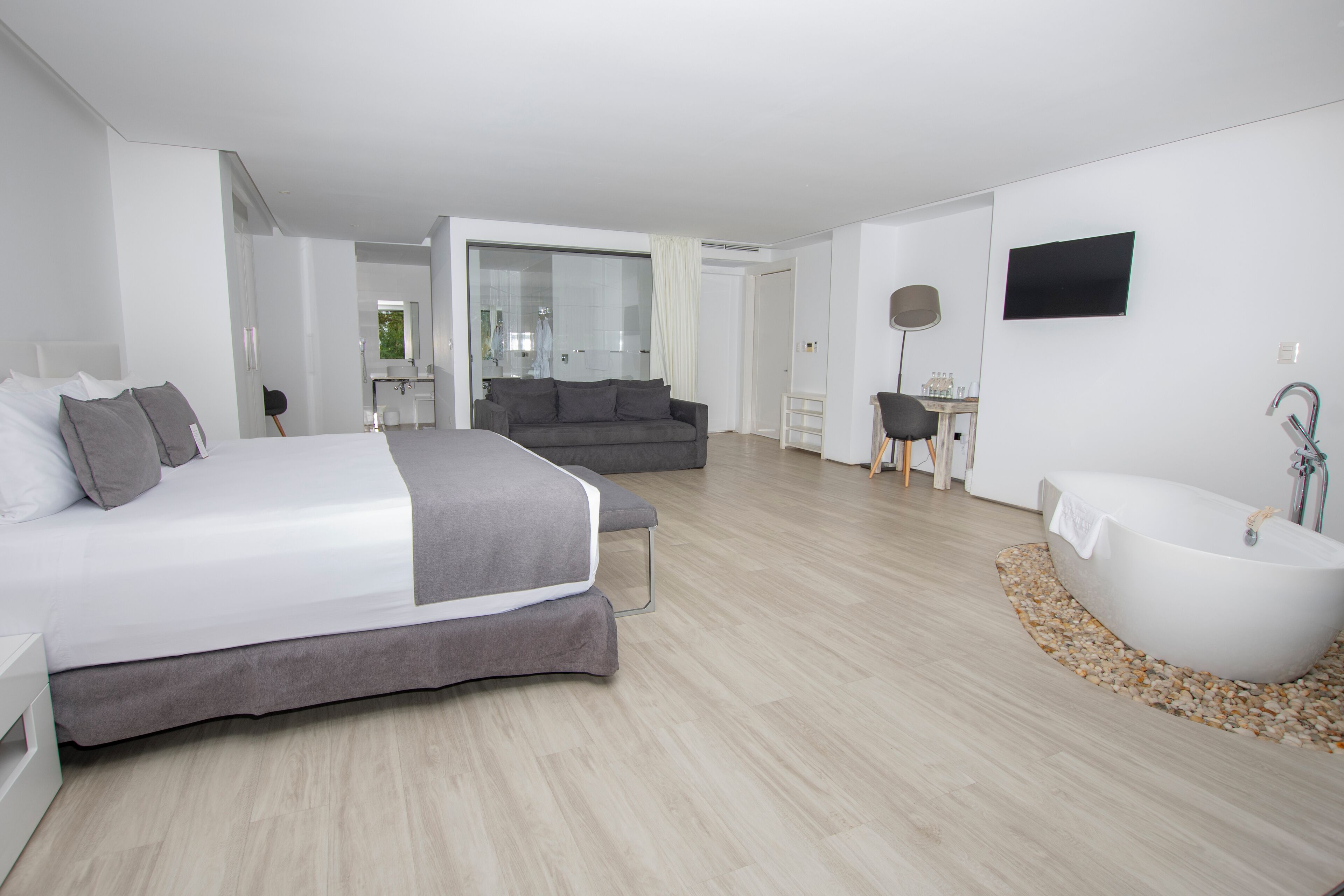 Golden Bay Hotel & Spa