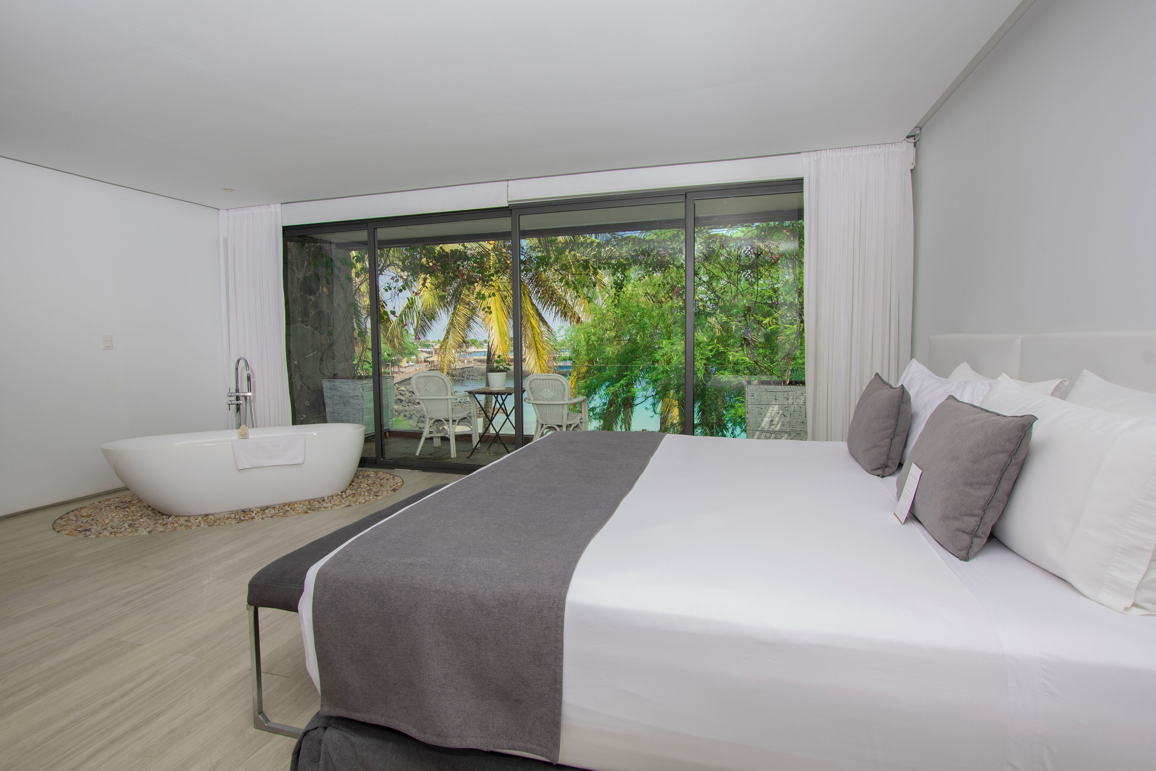 Golden Bay Hotel & Spa