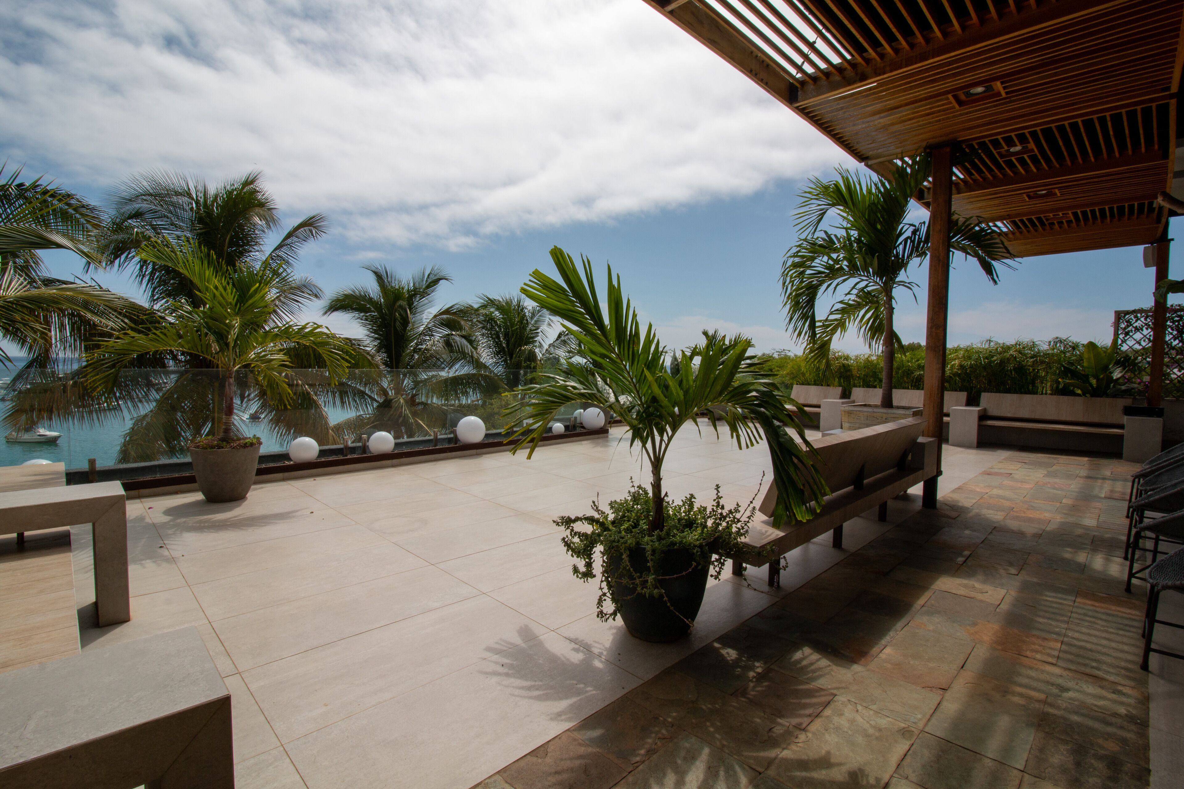 Golden Bay Hotel & Spa