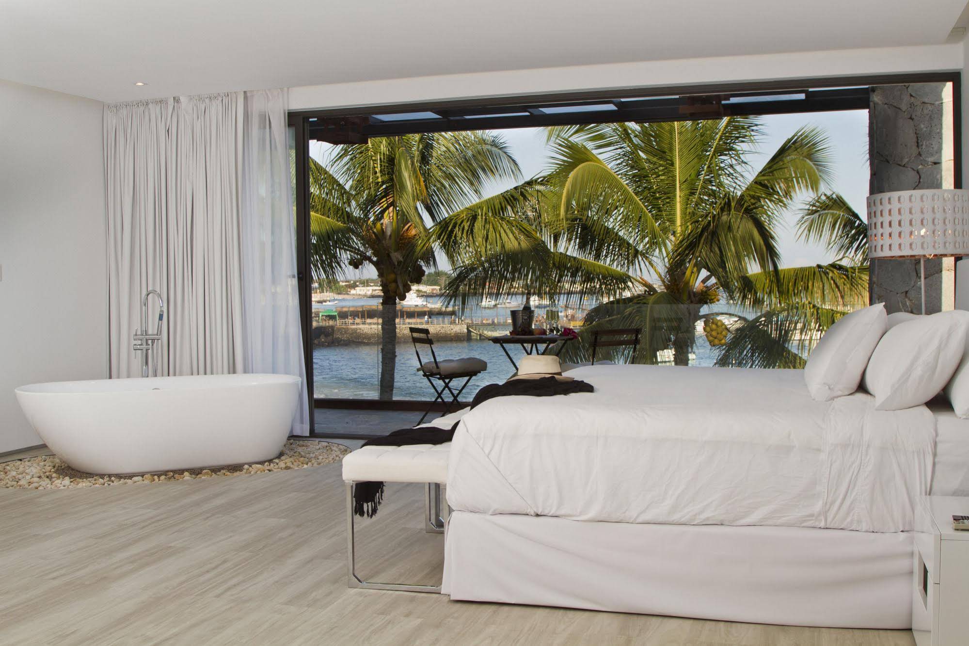 Golden Bay Hotel & Spa
