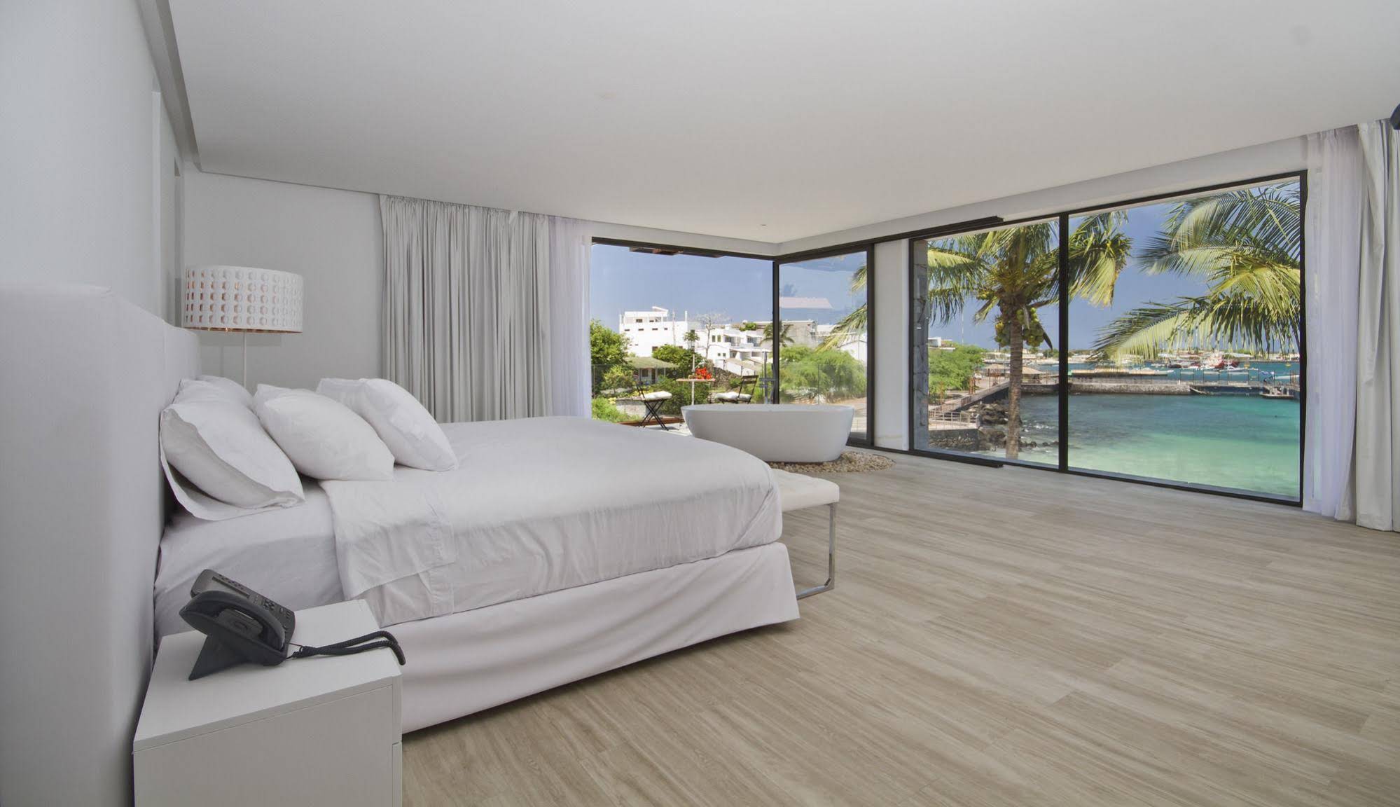 Golden Bay Hotel & Spa