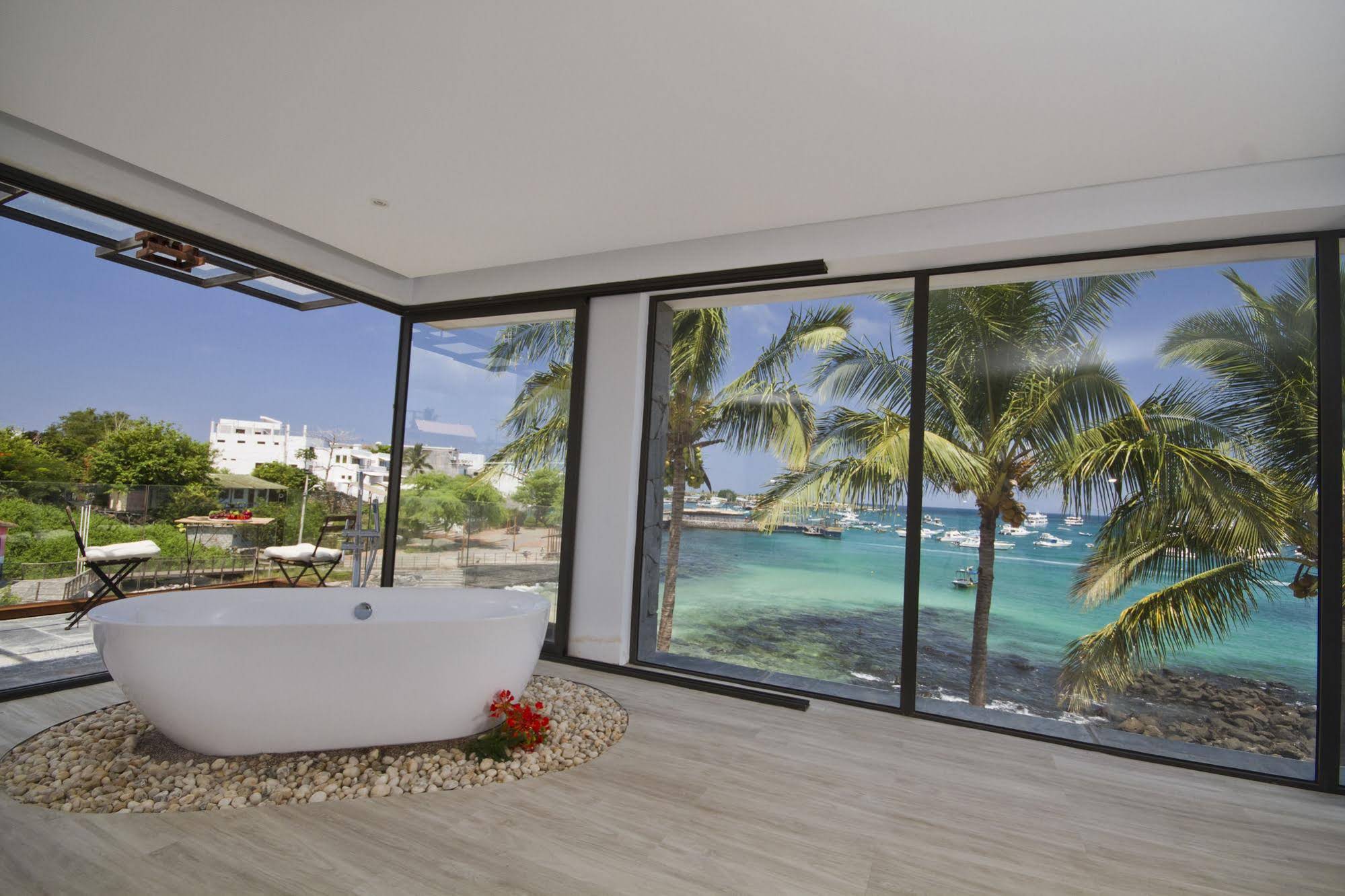 Golden Bay Hotel & Spa