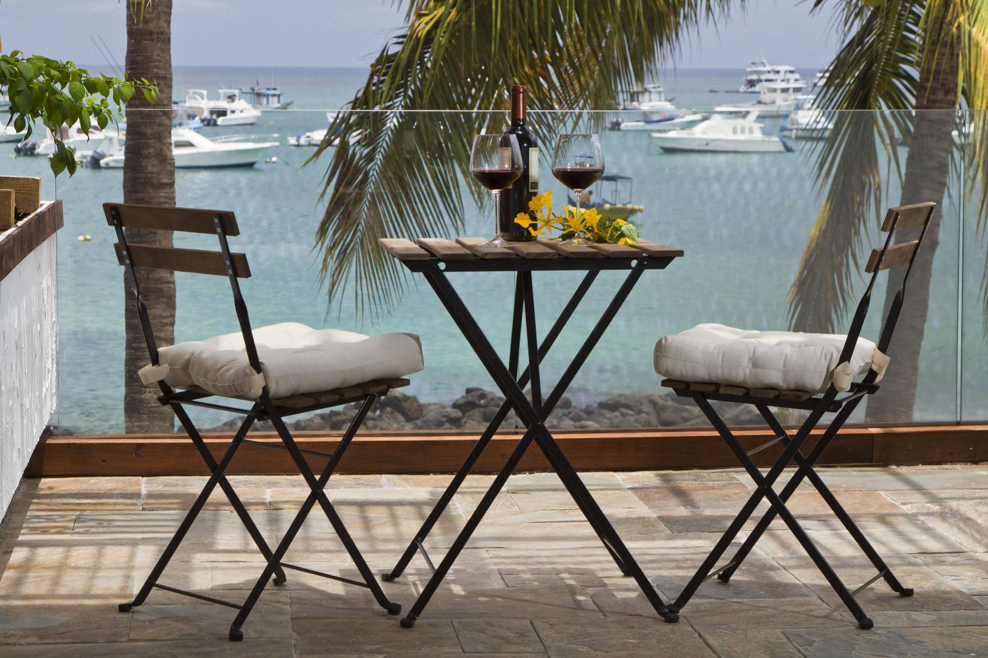 Golden Bay Hotel & Spa