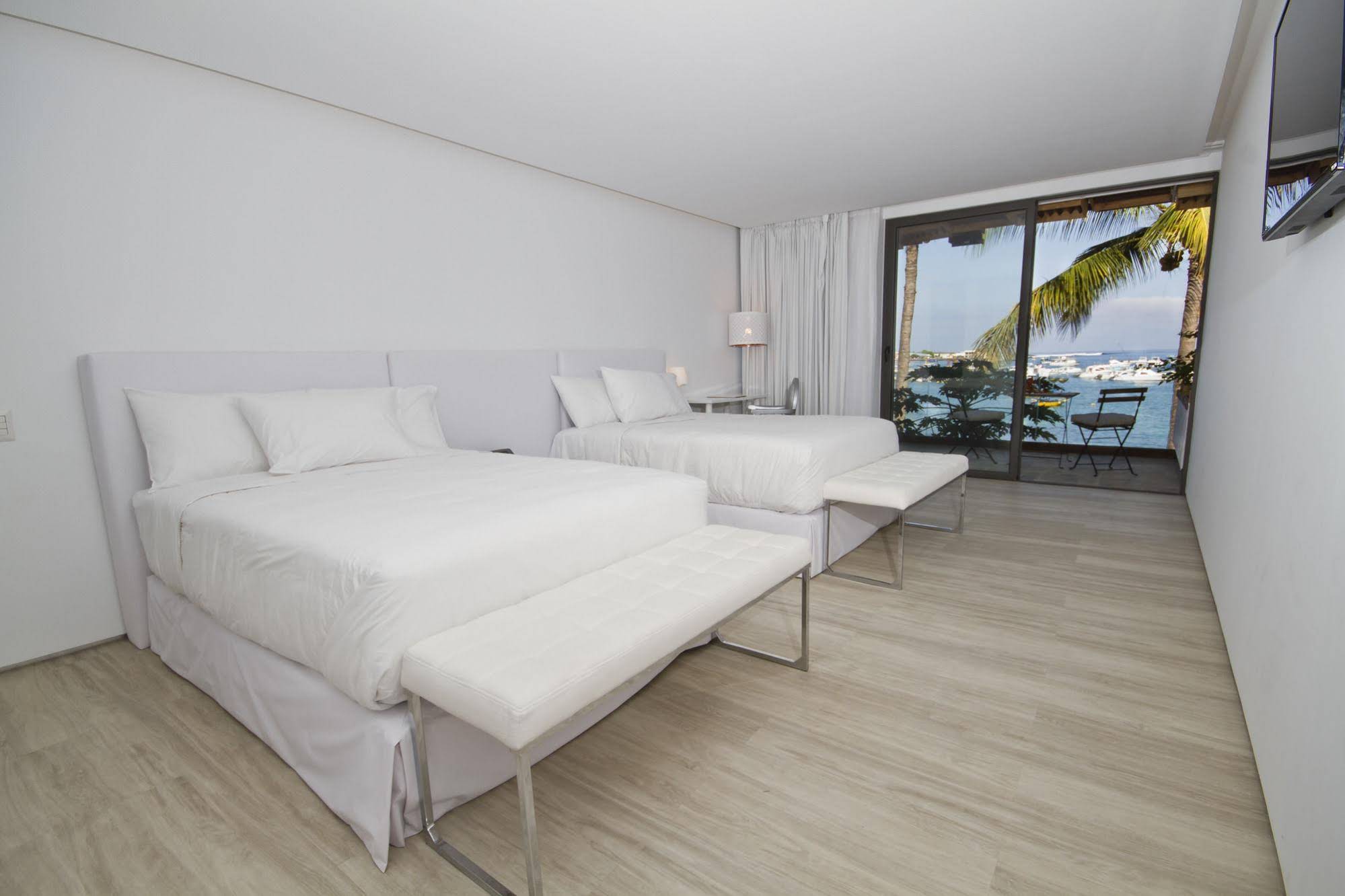 Golden Bay Hotel & Spa