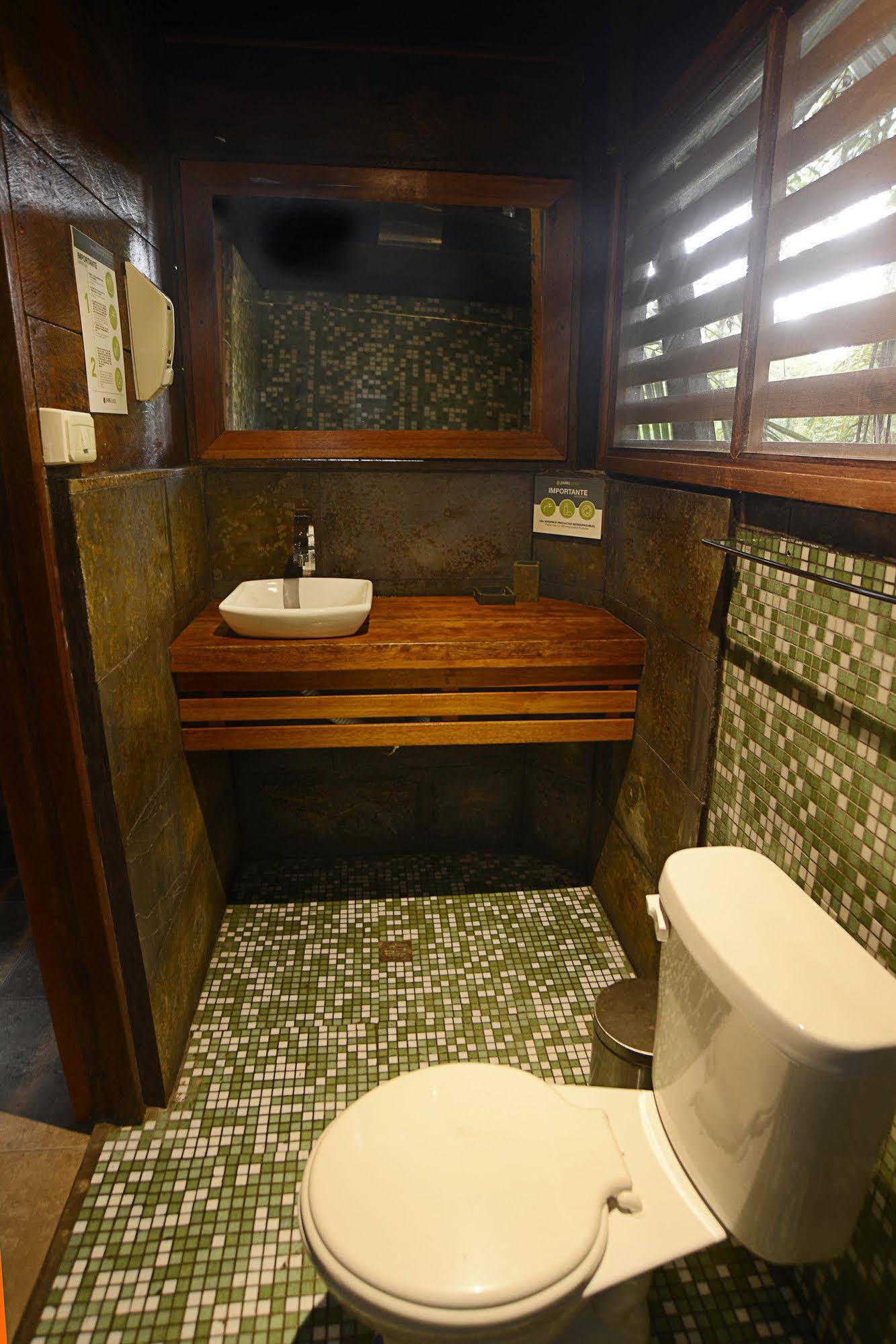 Jamu Lodge