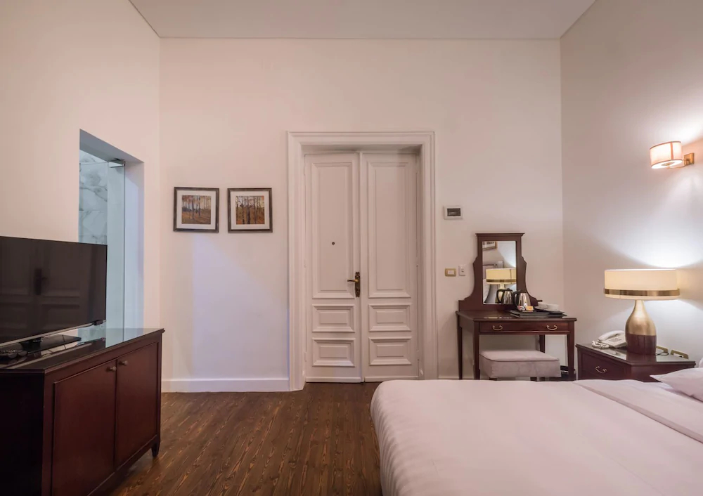 1920s Boutique Hotel And Restaurants