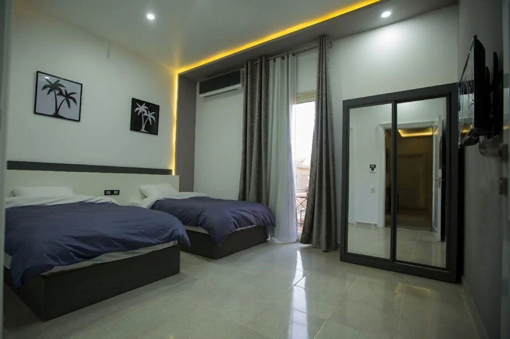 Azar Hotel