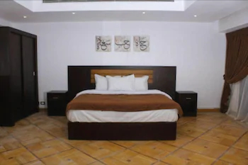 Galaxy Royal Suites Hotel