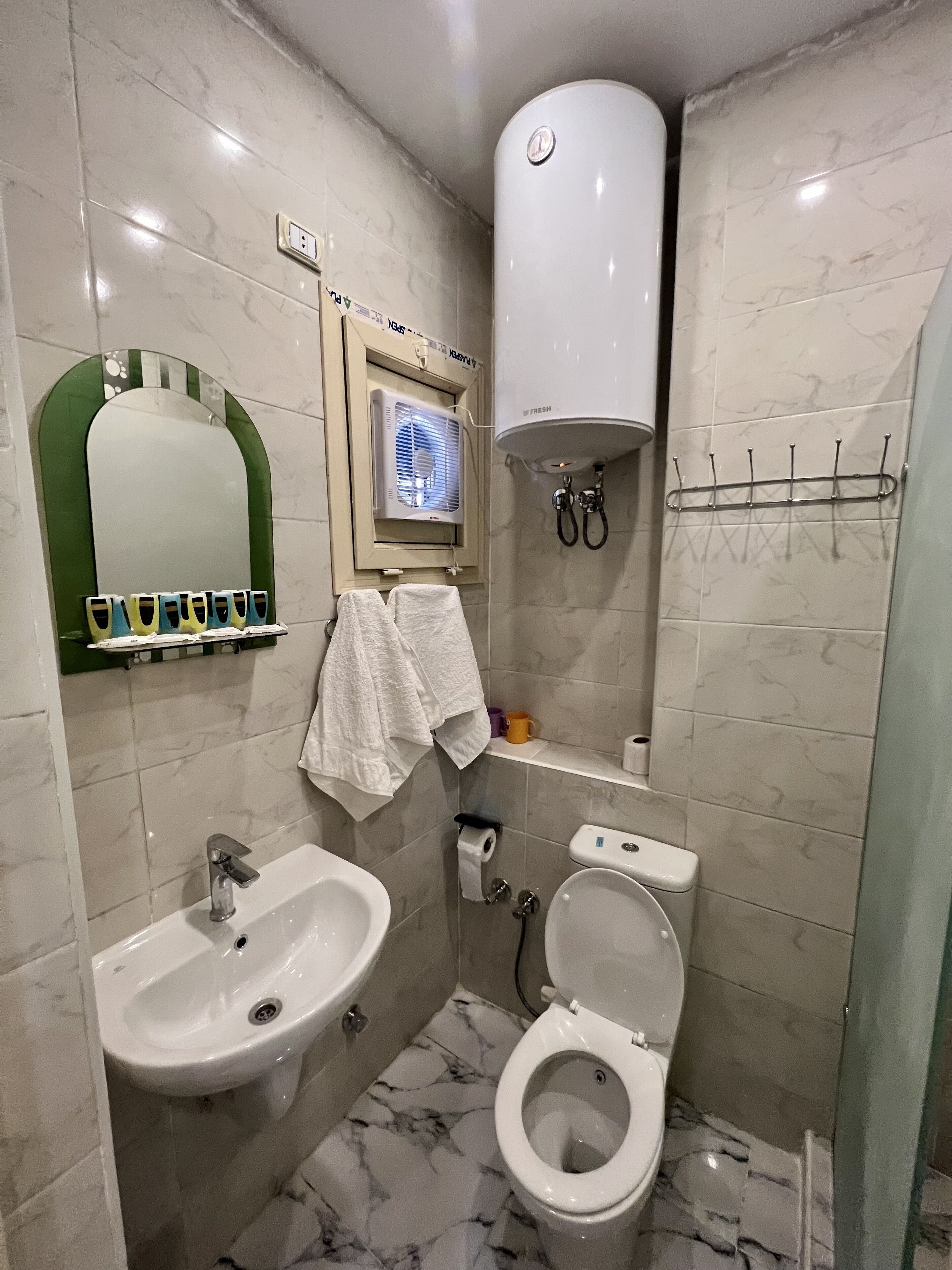 Life Pyramids Inn