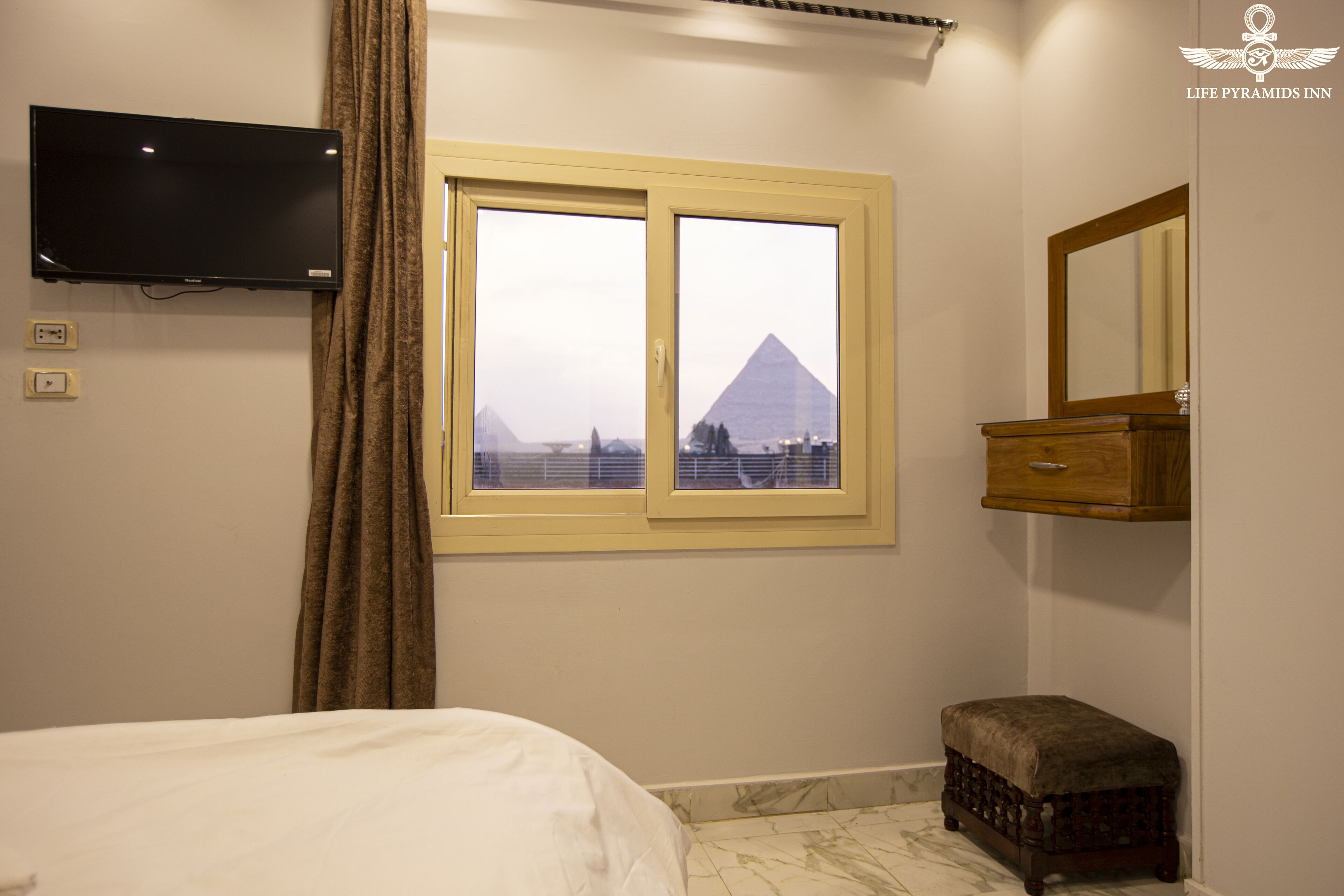 Life Pyramids Inn