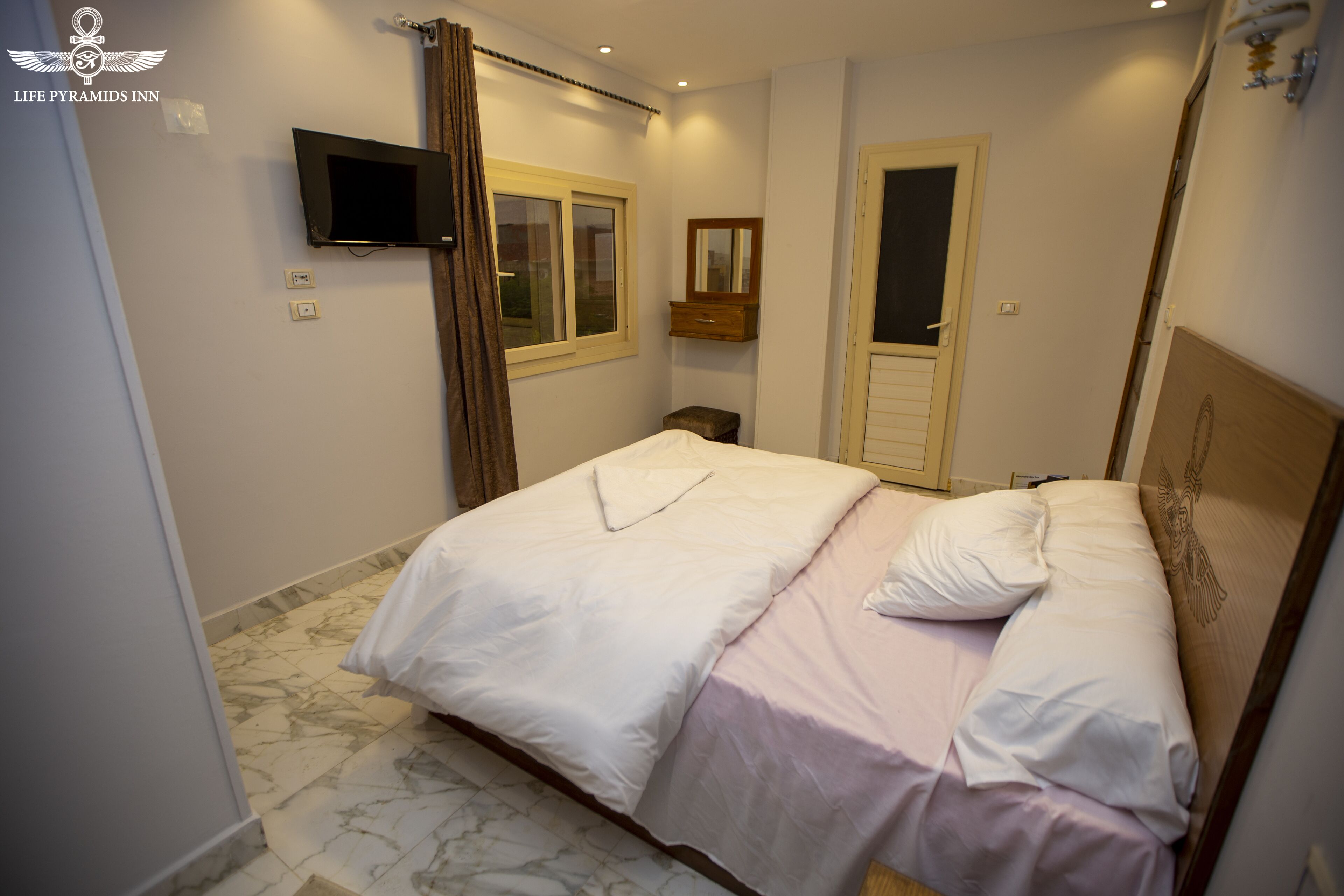 Life Pyramids Inn