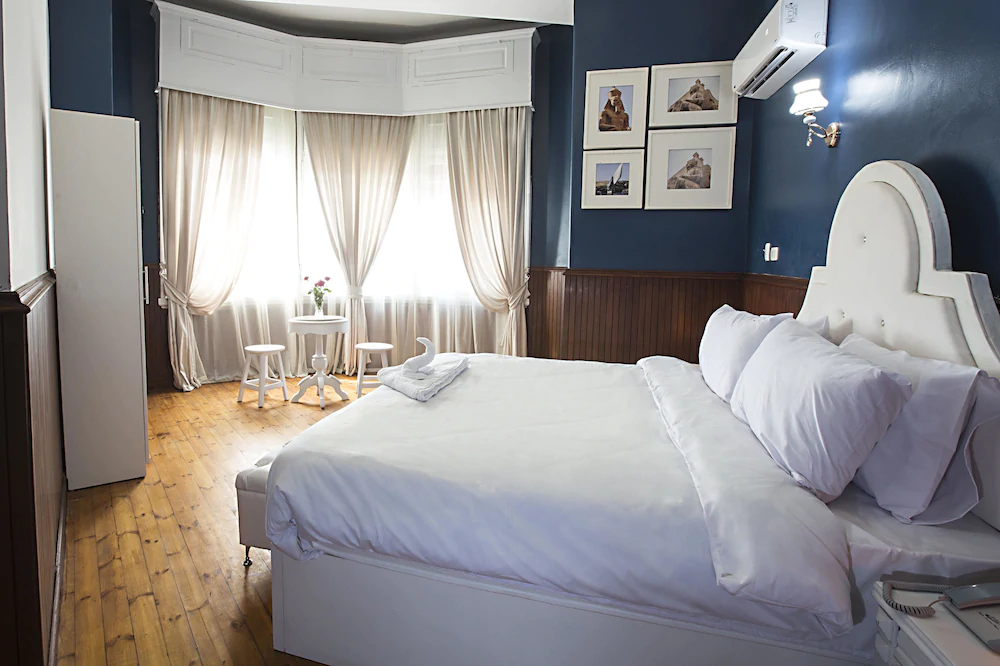 Tahrir Plaza Suites
