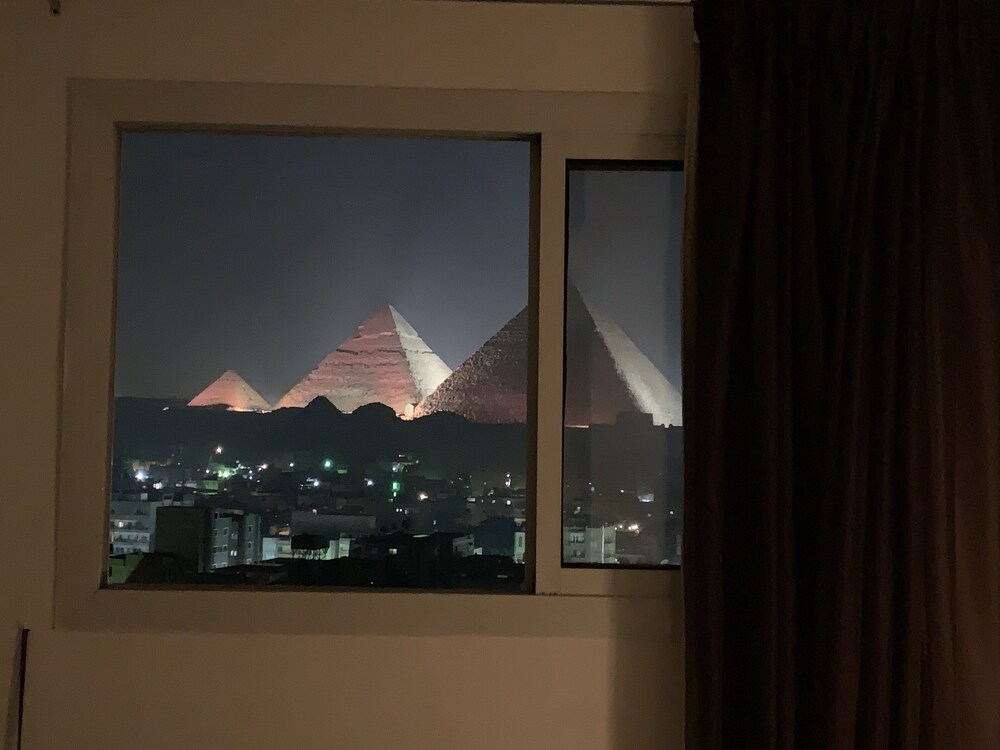 Oscar Pyramids View