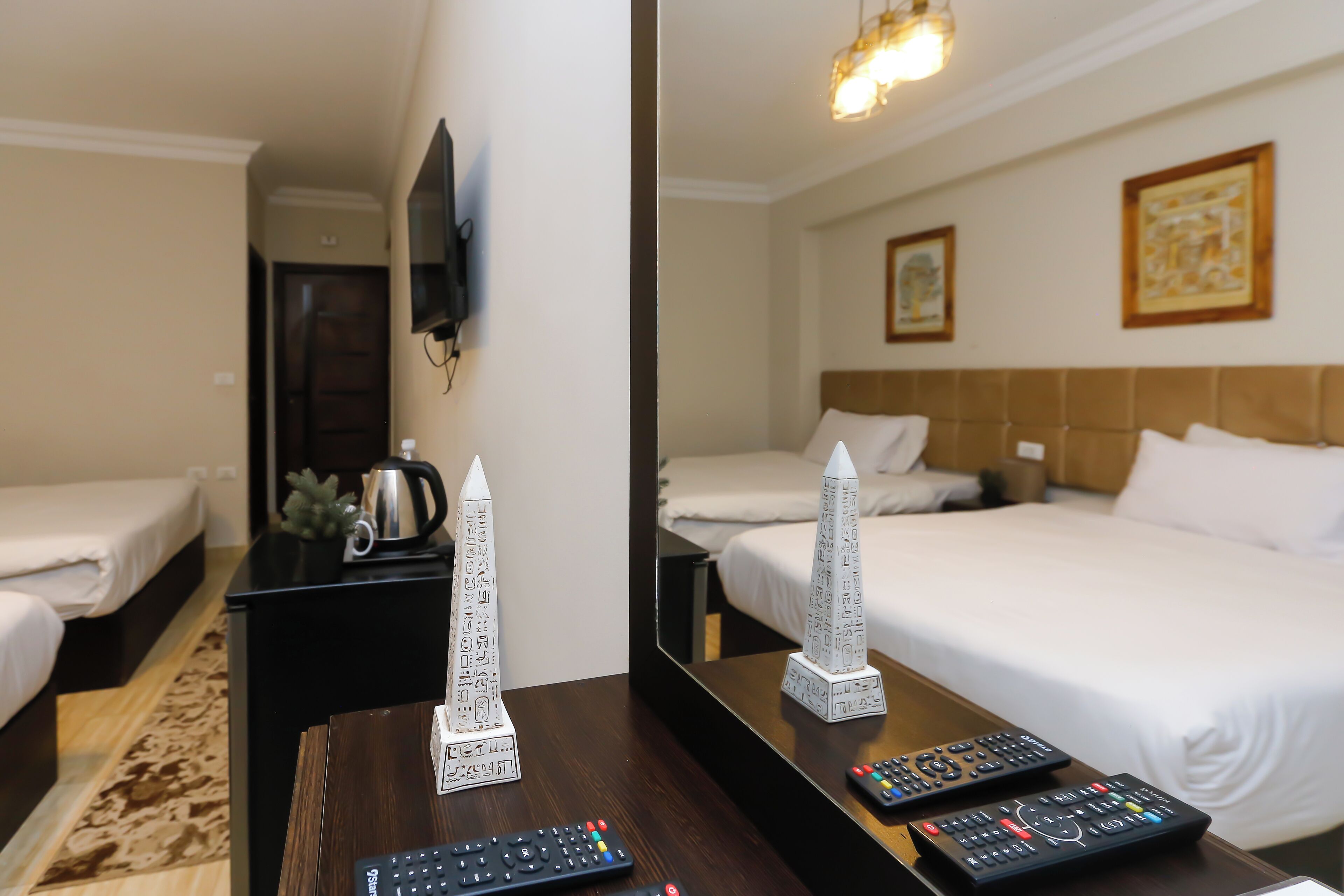 Crowne Pyramids Palace
