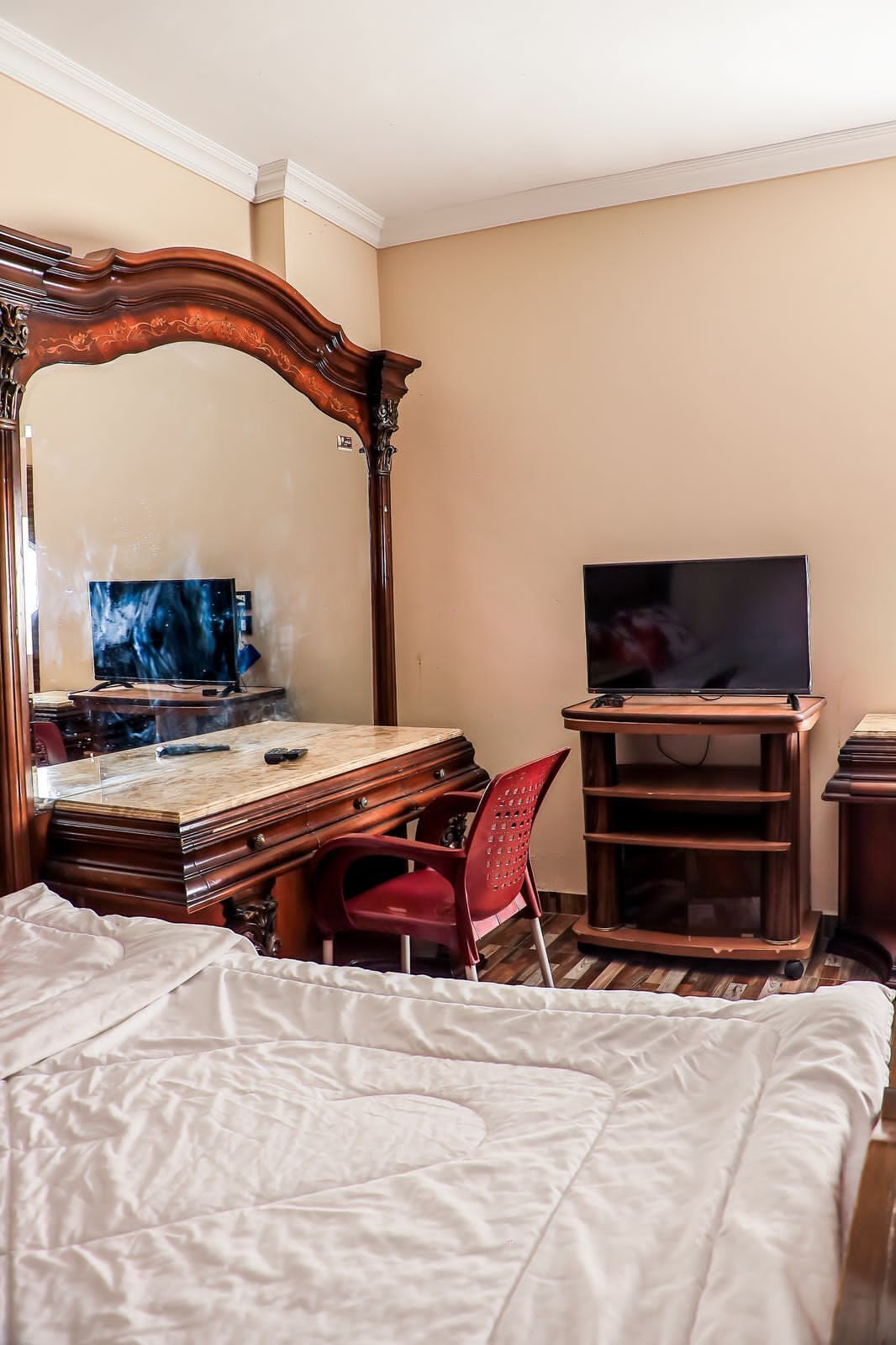 Grand Pyramids Motel