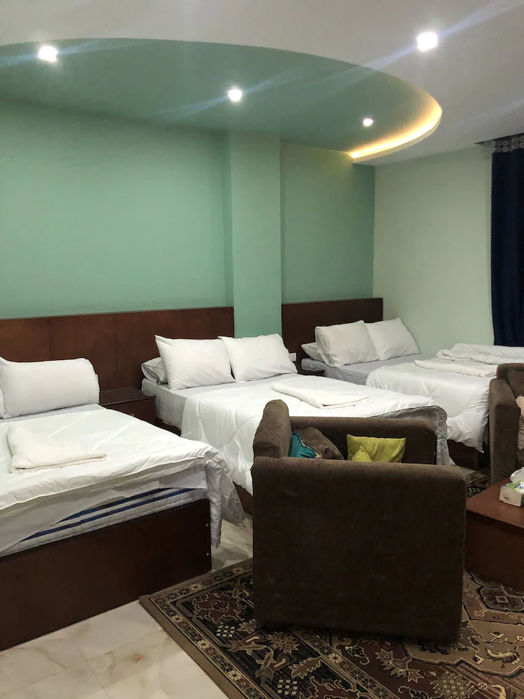 Grand Pyramids View Guesthouse