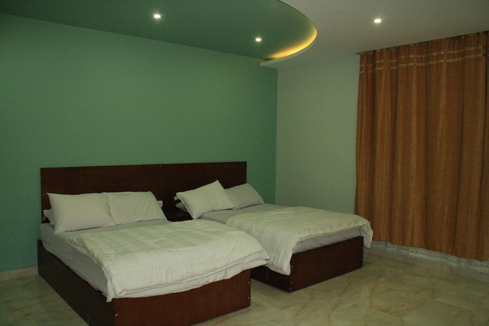Grand Pyramids View Guesthouse