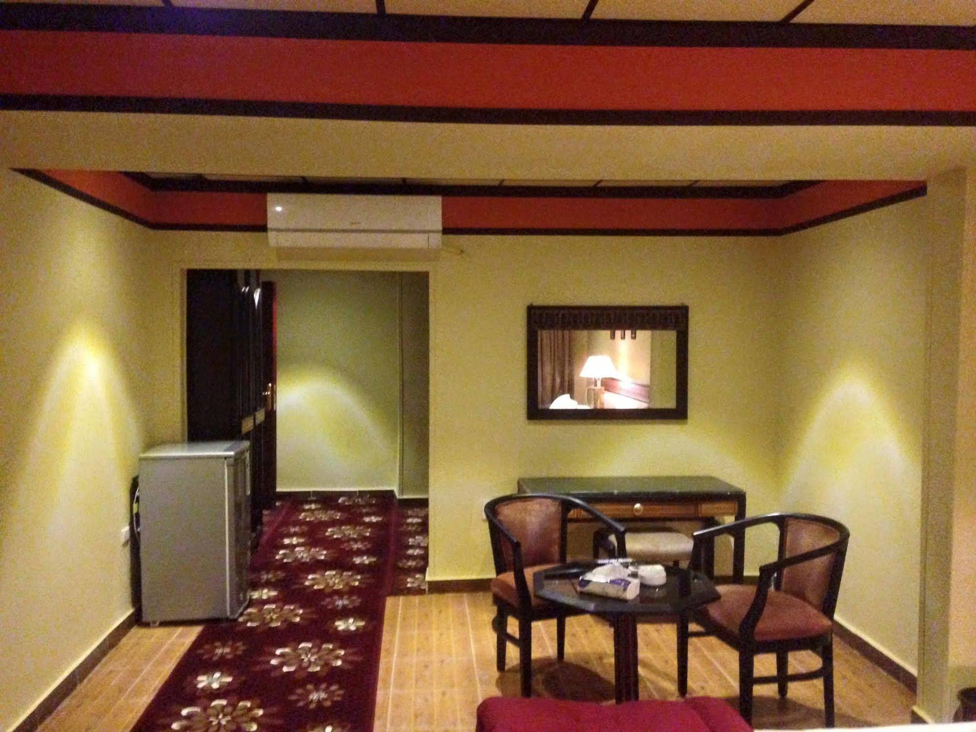 Great Pyramid Inn