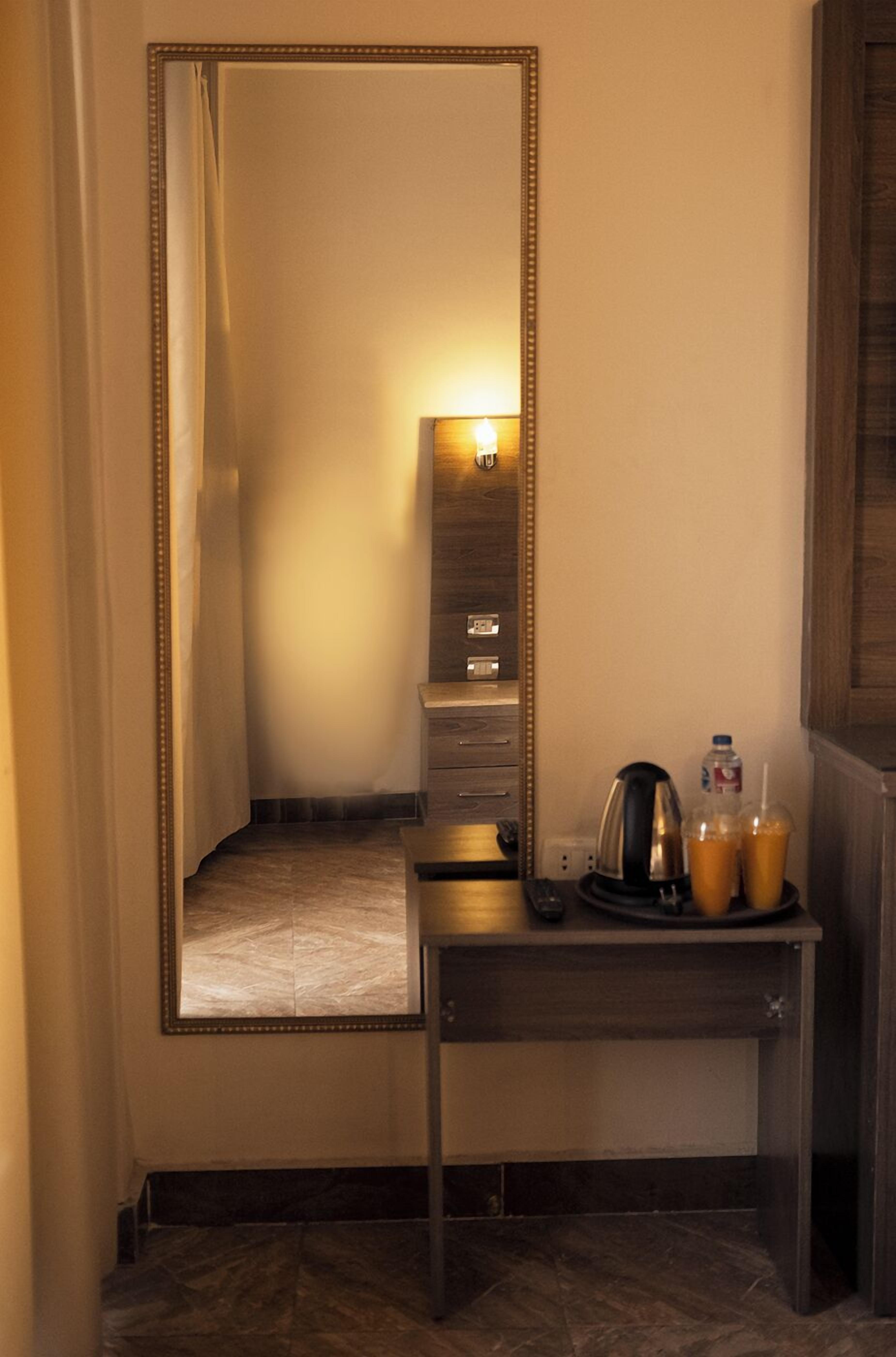 Hassan Pyramids Hotel