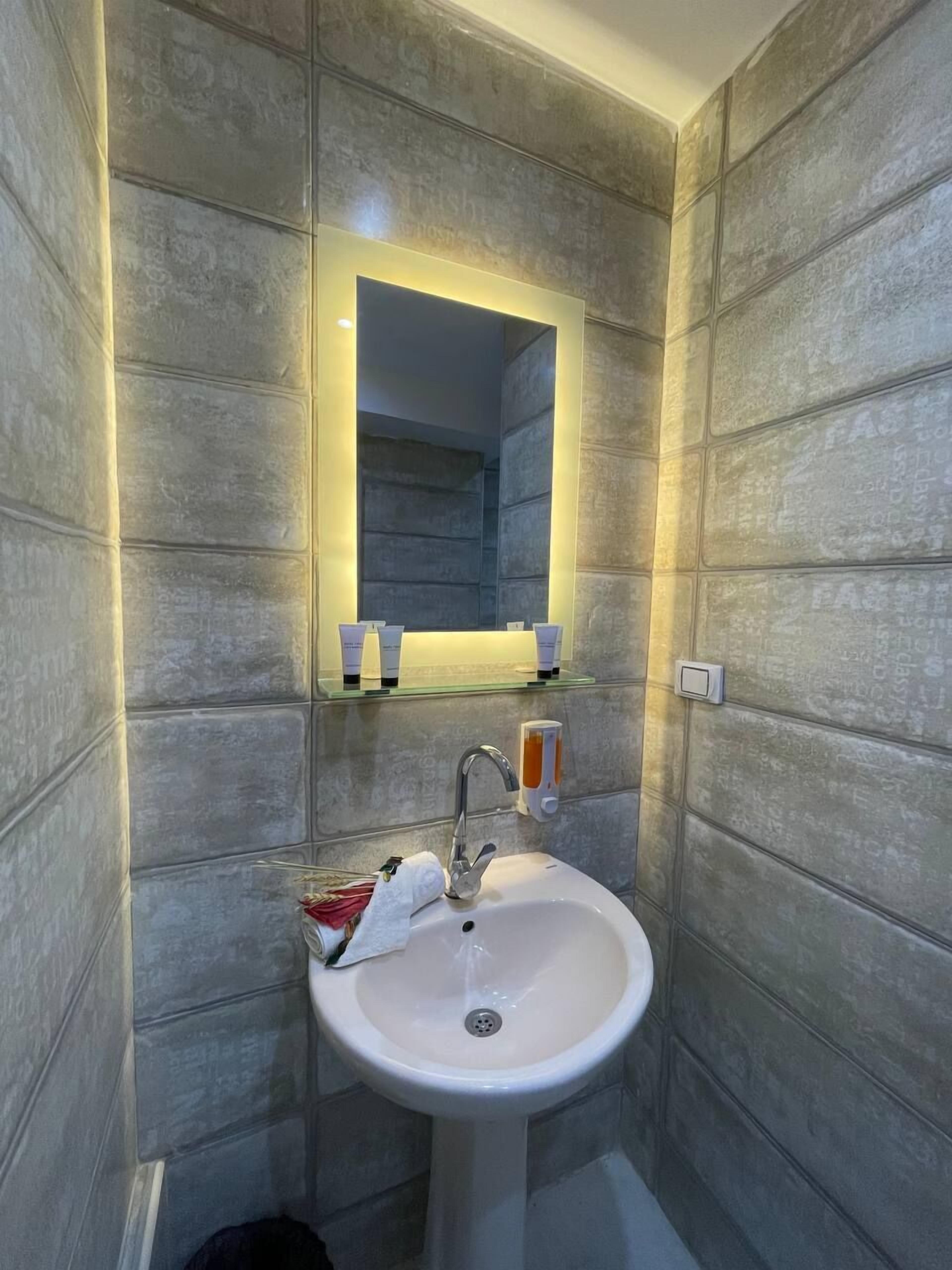 Locanda Pyramids Hotel