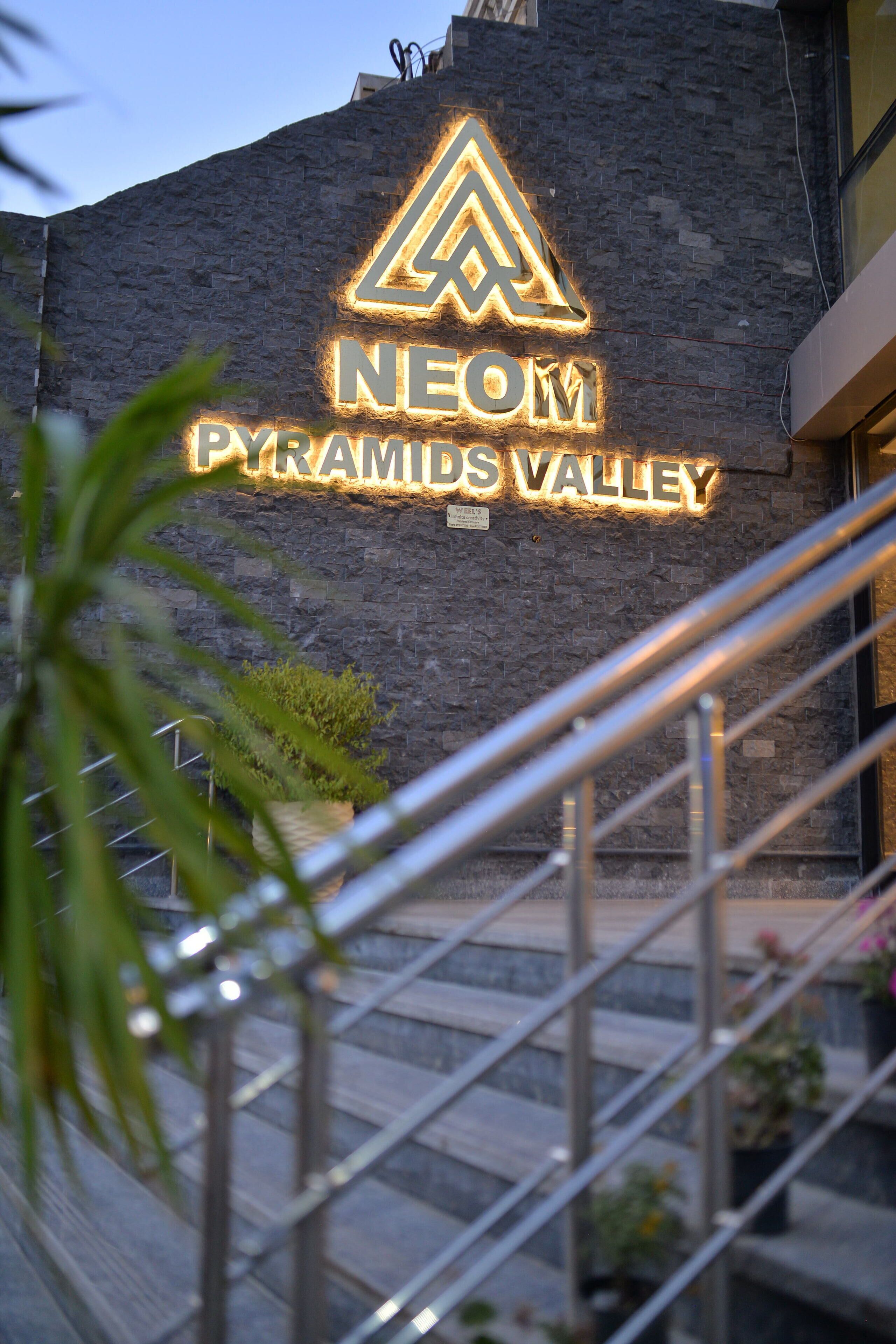 Neom Pyramids Valley Boutique Hotel
