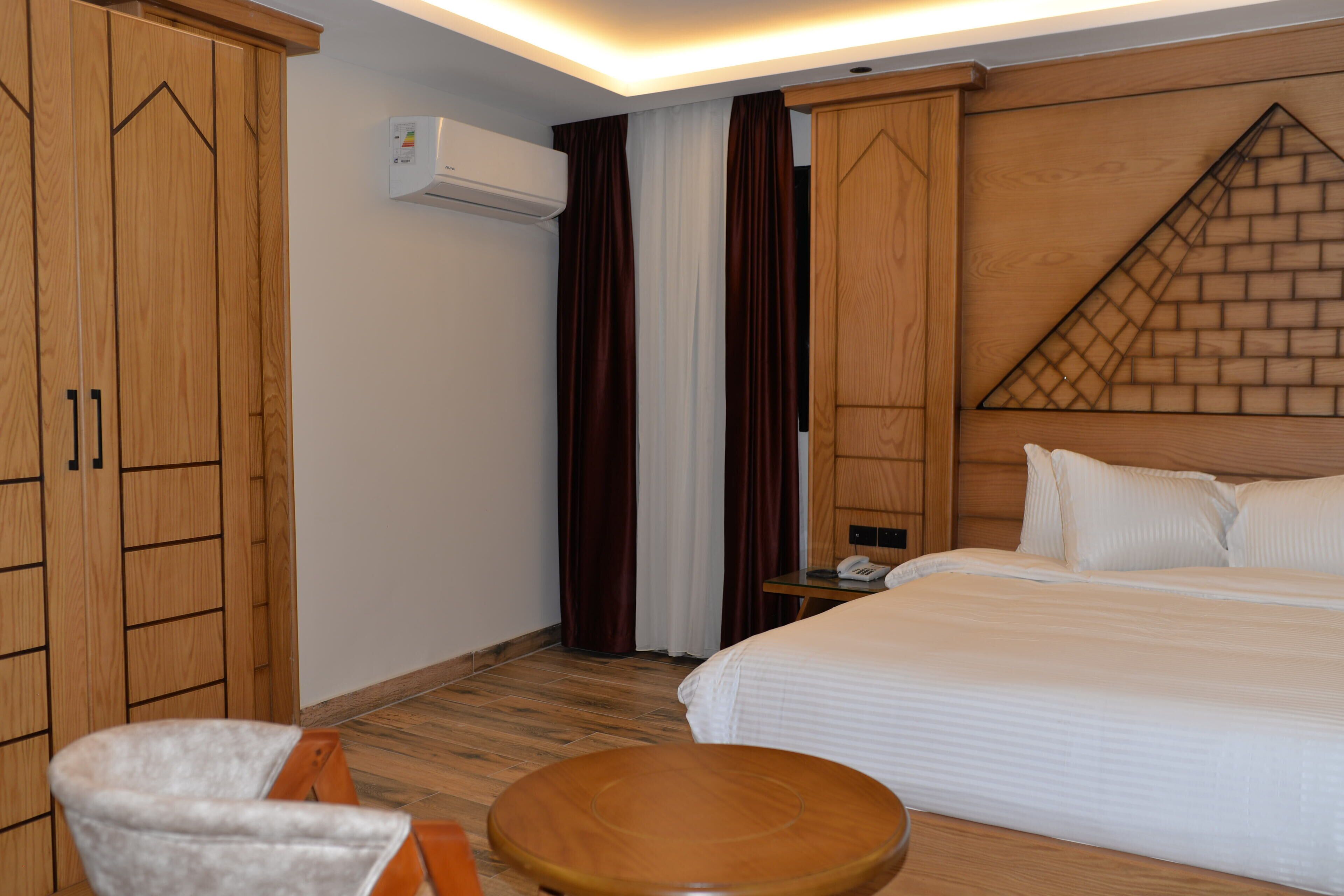 Neom Pyramids Valley Boutique Hotel