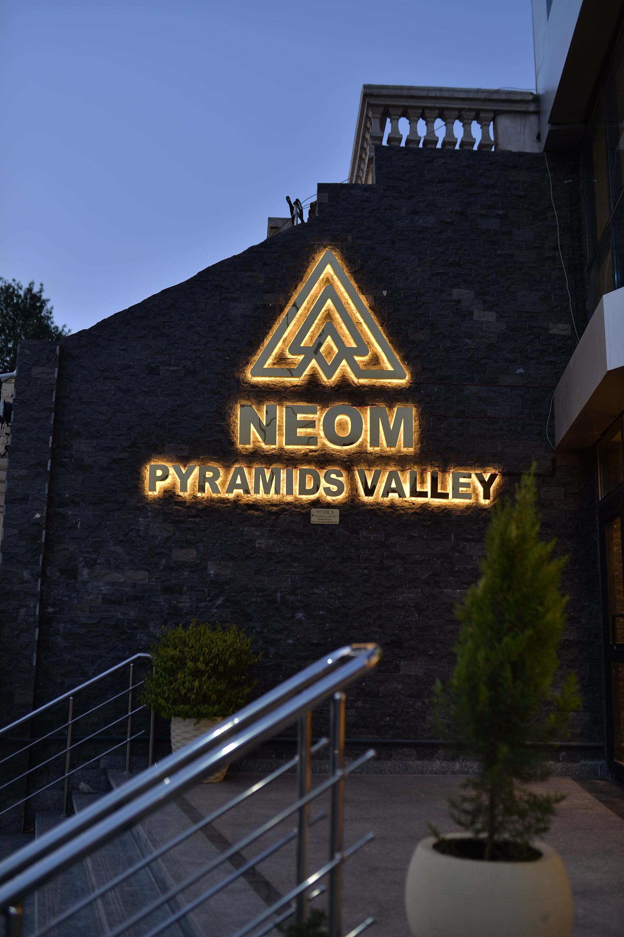 Neom Pyramids Valley Boutique Hotel