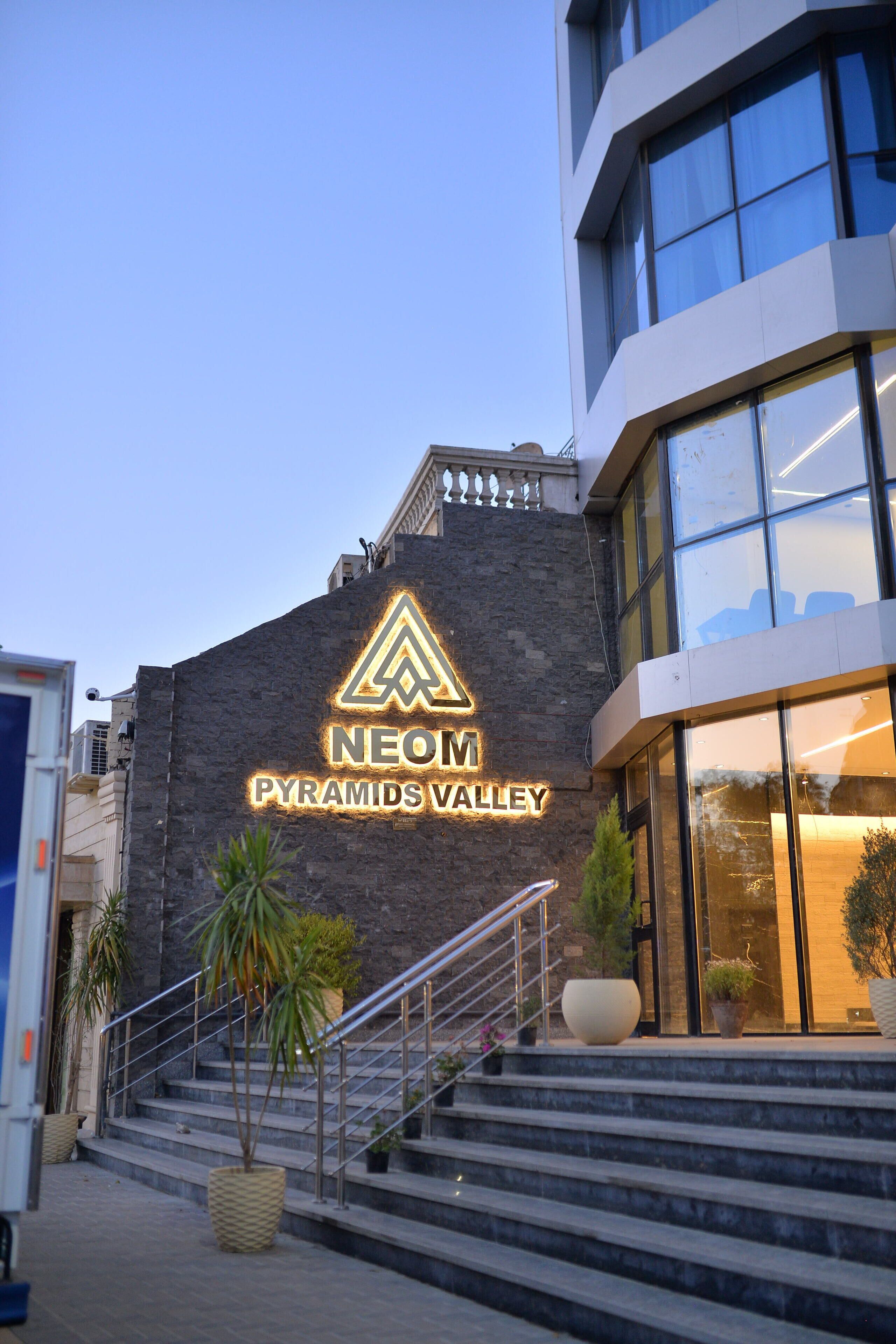 Neom Pyramids Valley Boutique Hotel