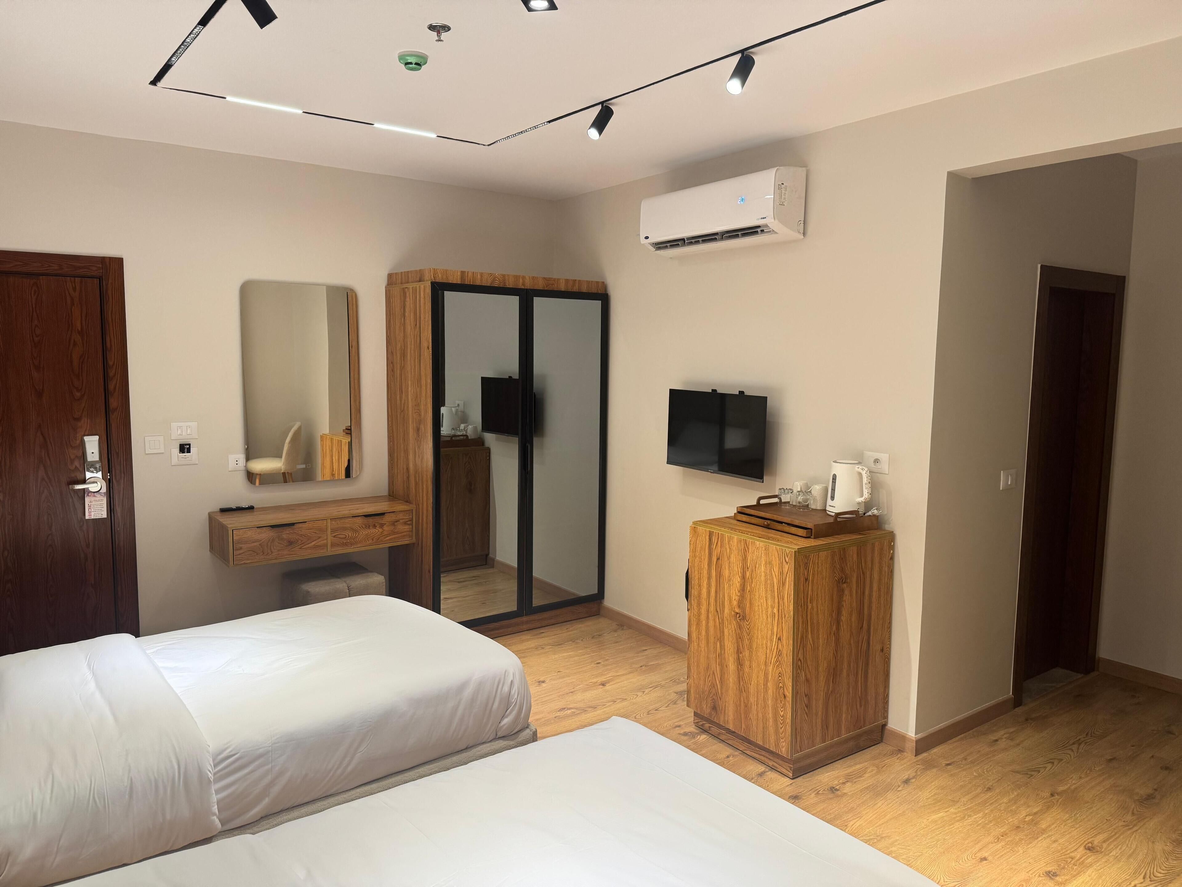 Palacio Pyramids Hotel