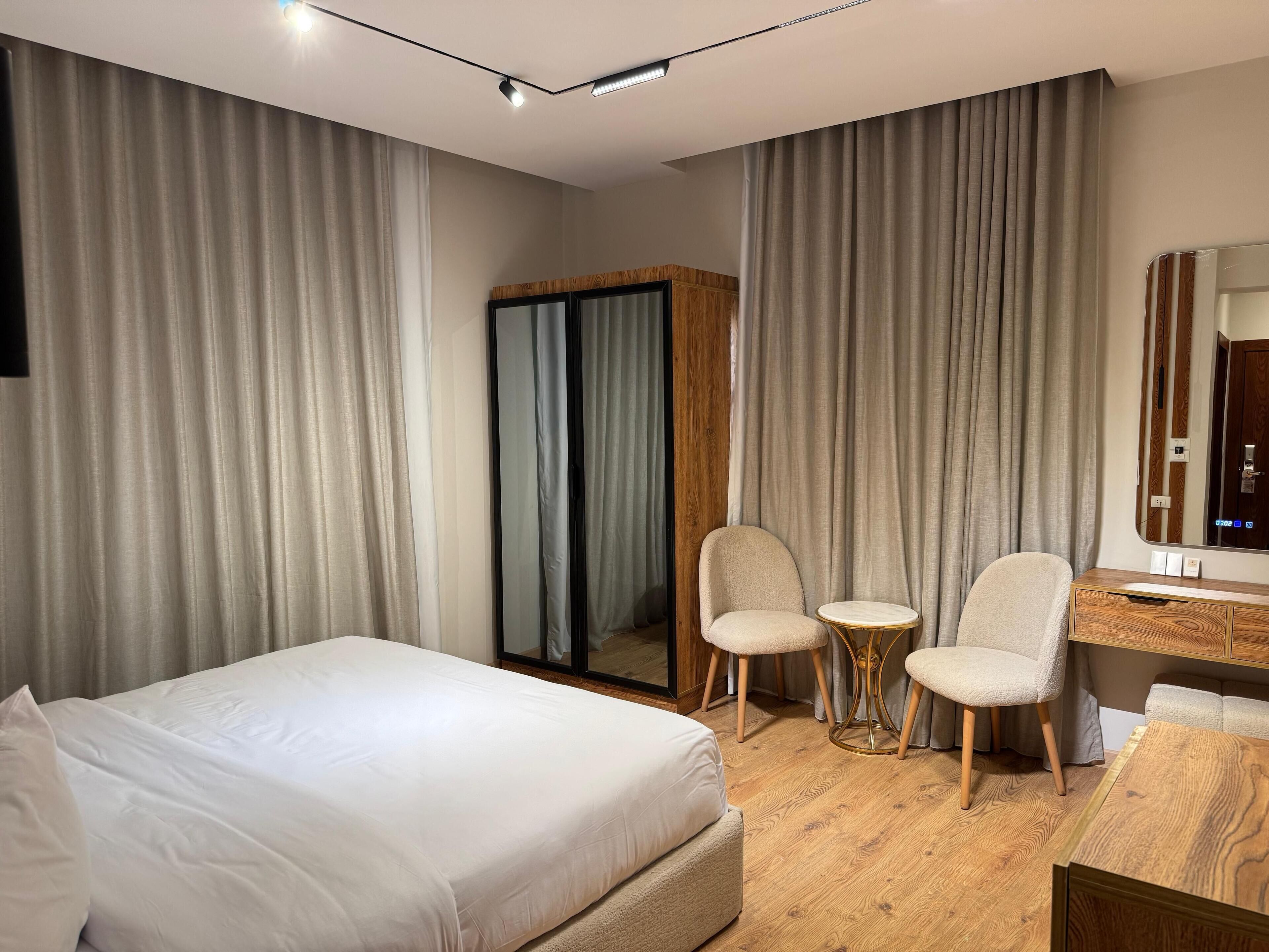 Palacio Pyramids Hotel