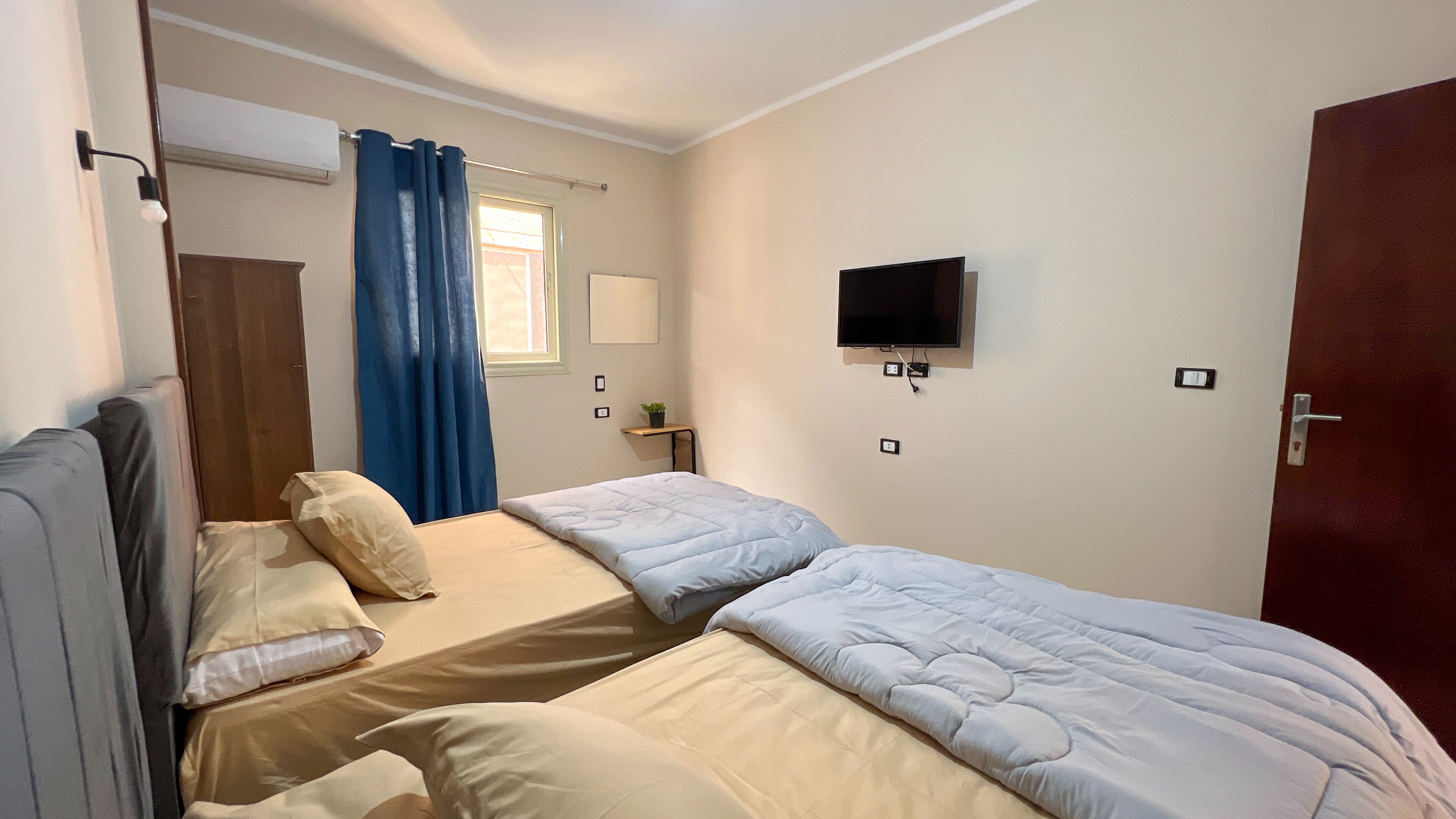 Pyramids Road Guest House
