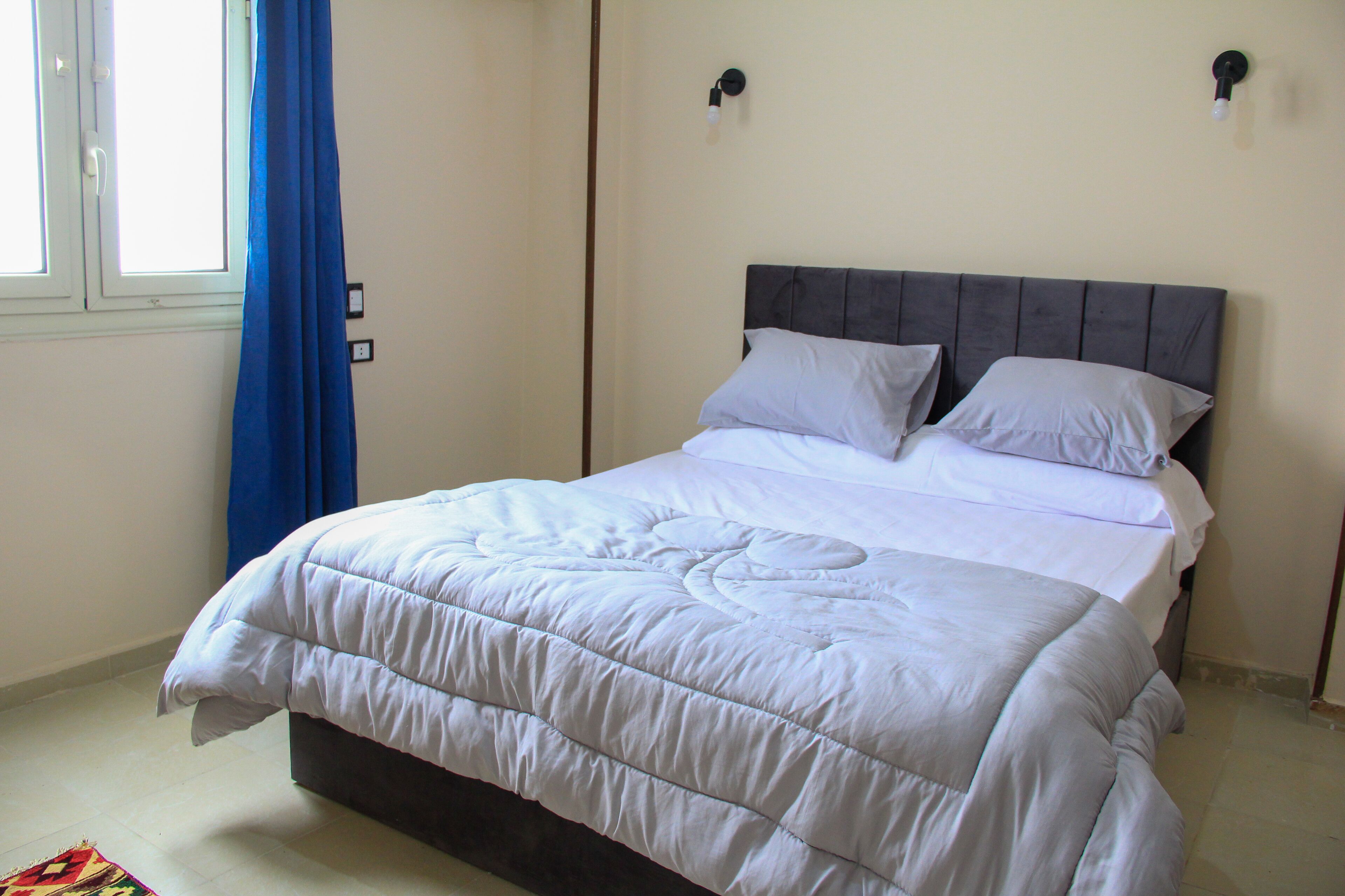 Pyramids Road Guest House