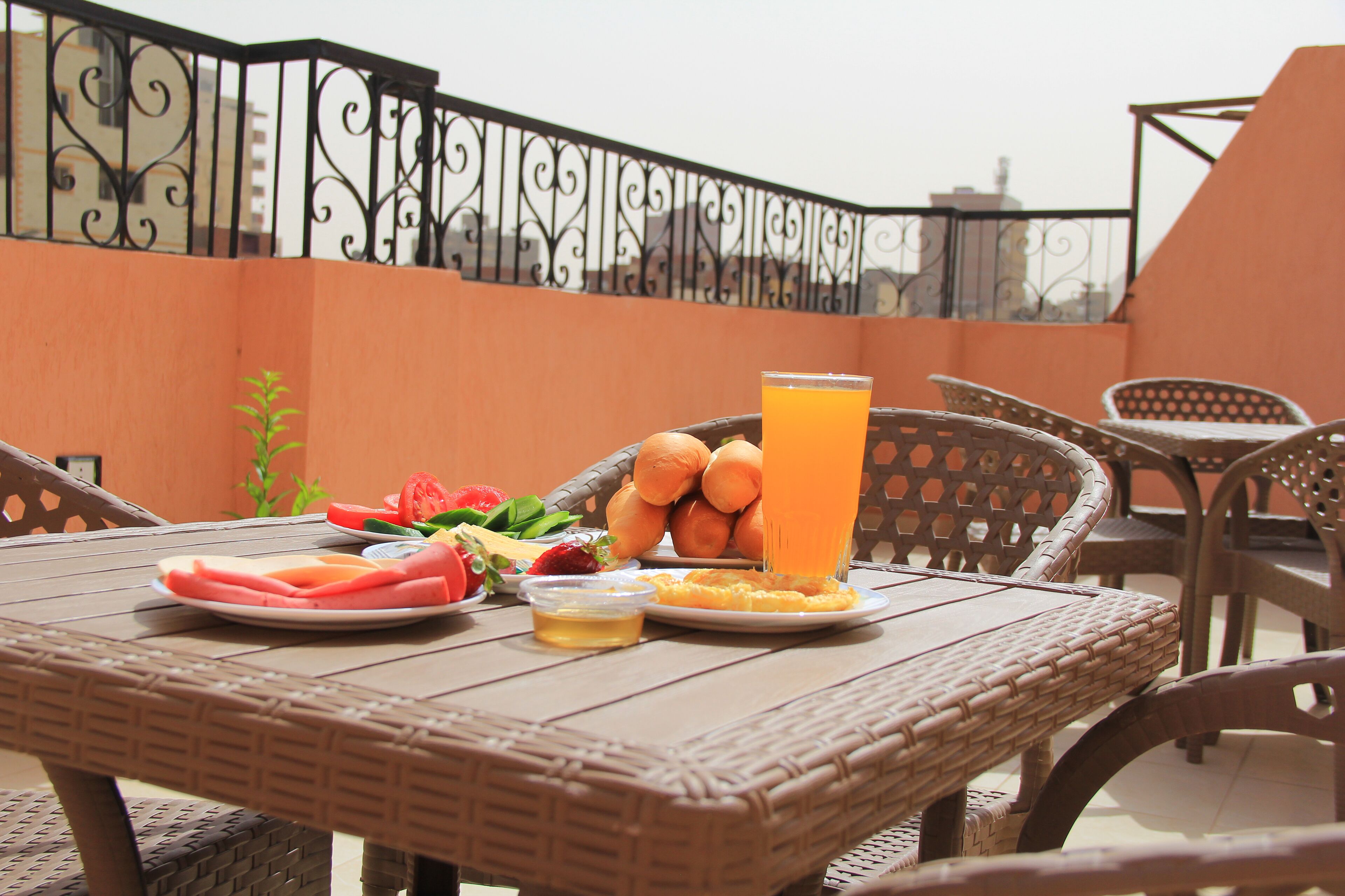 Pyramids Road Guest House