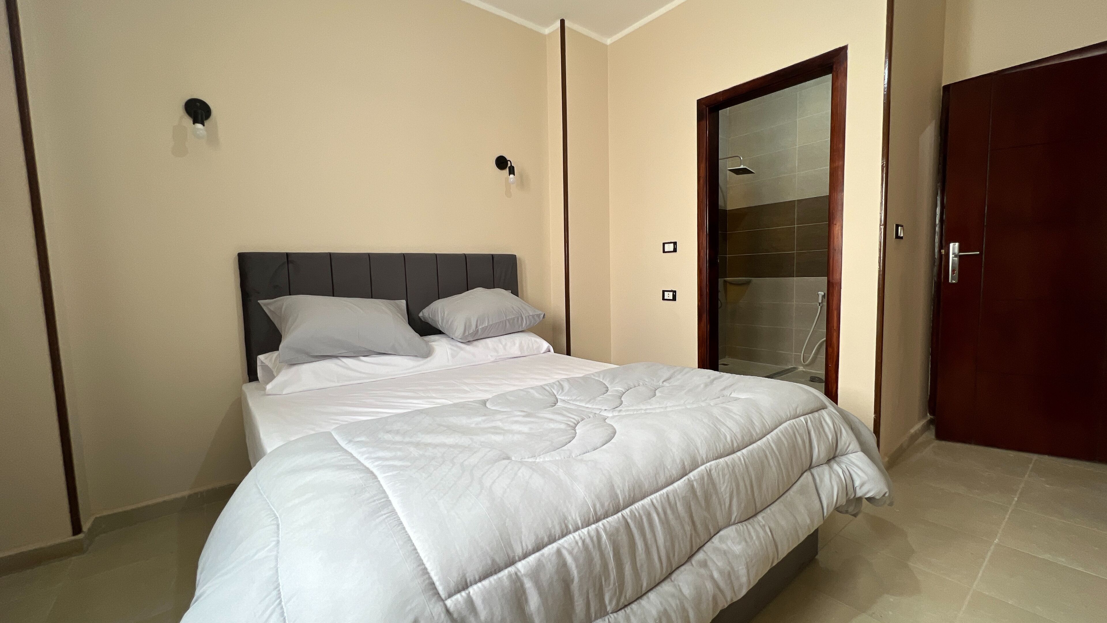 Pyramids Road Guest House