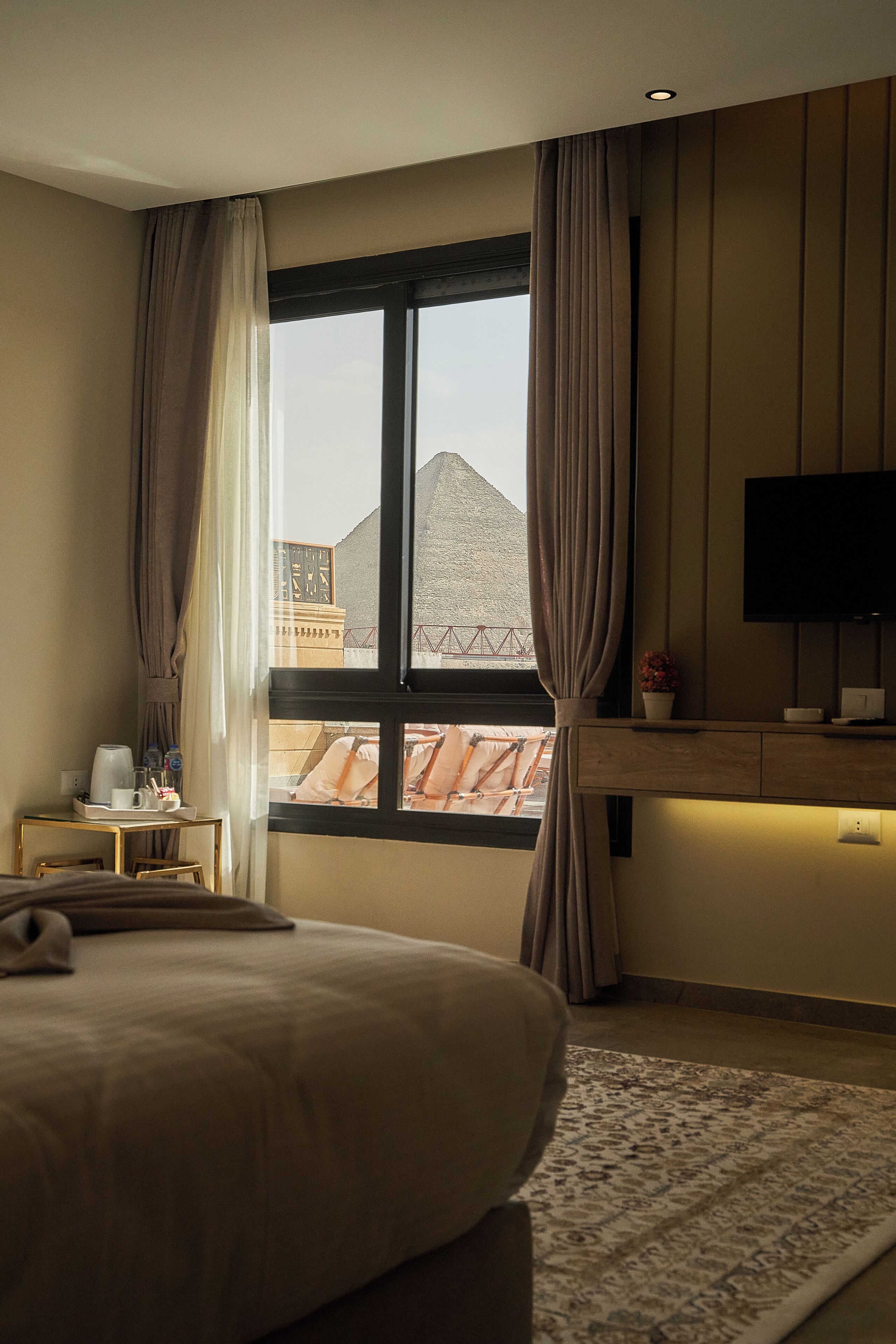 Pyramids Secret Hotel