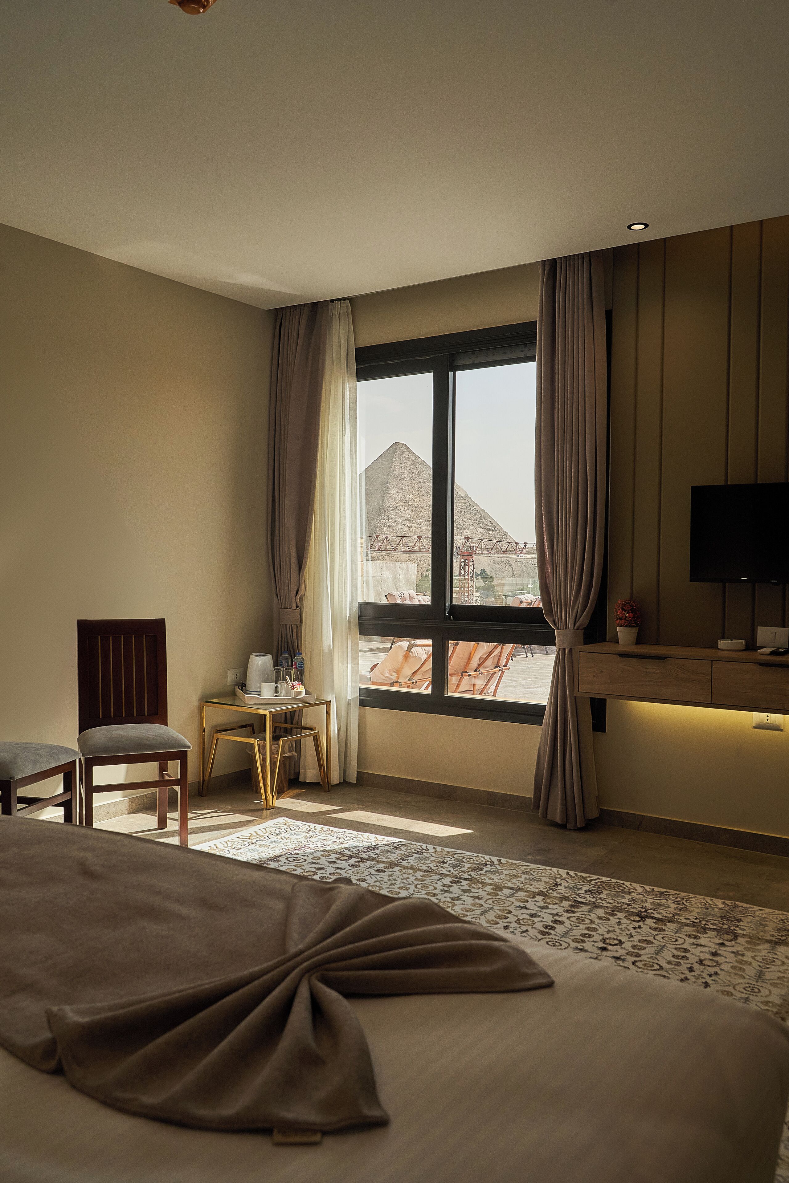 Pyramids Secret Hotel