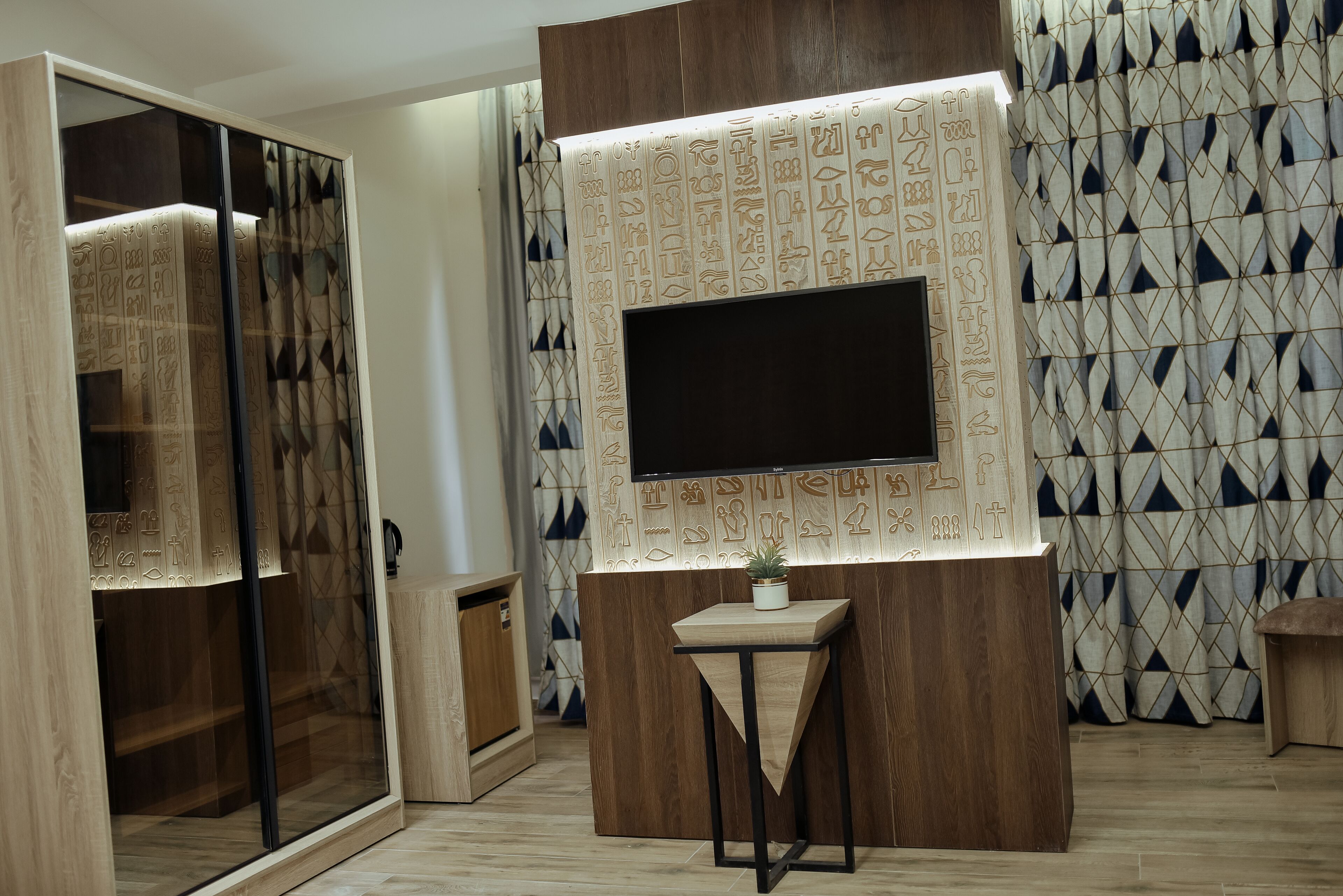 Royal Great Pyramid Inn