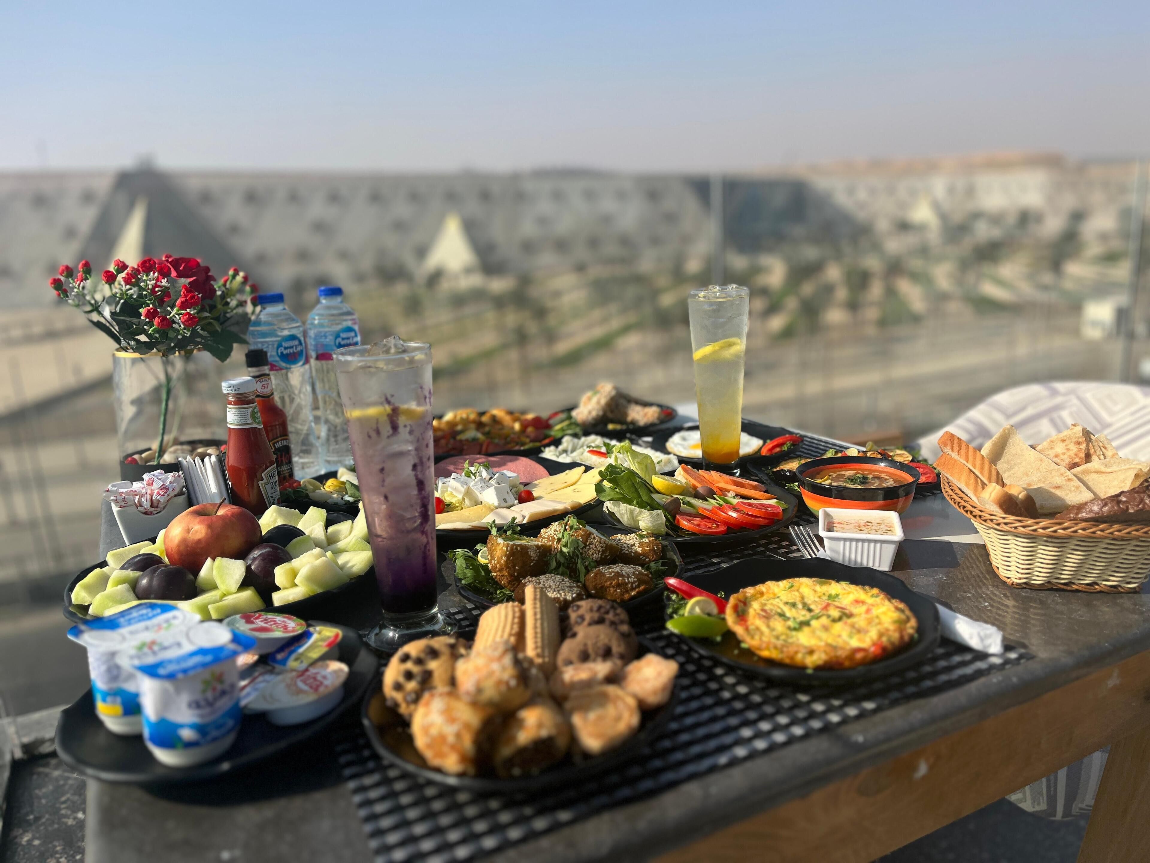 Royal Great Pyramid Inn