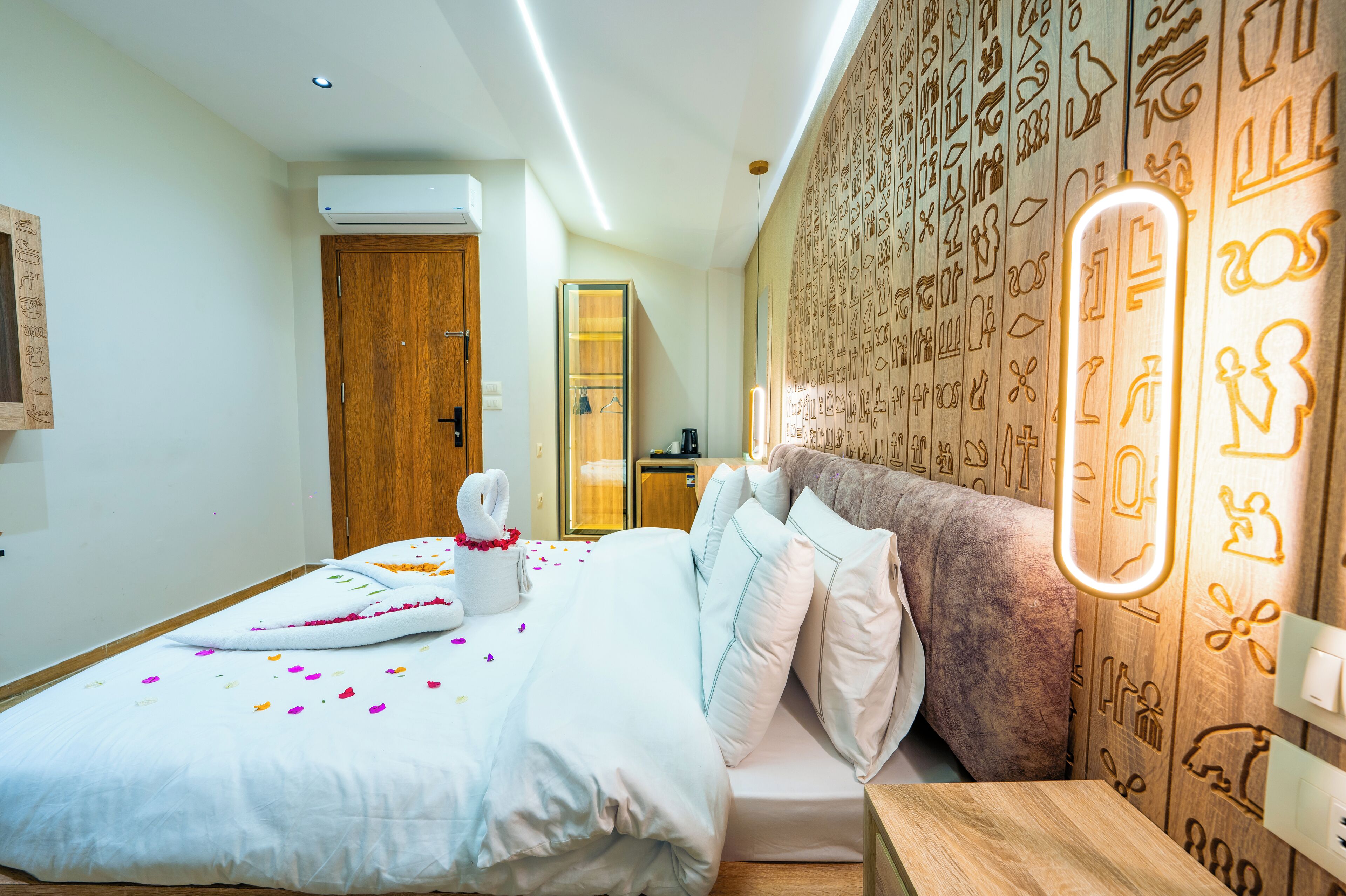 Royal Great Pyramid Inn