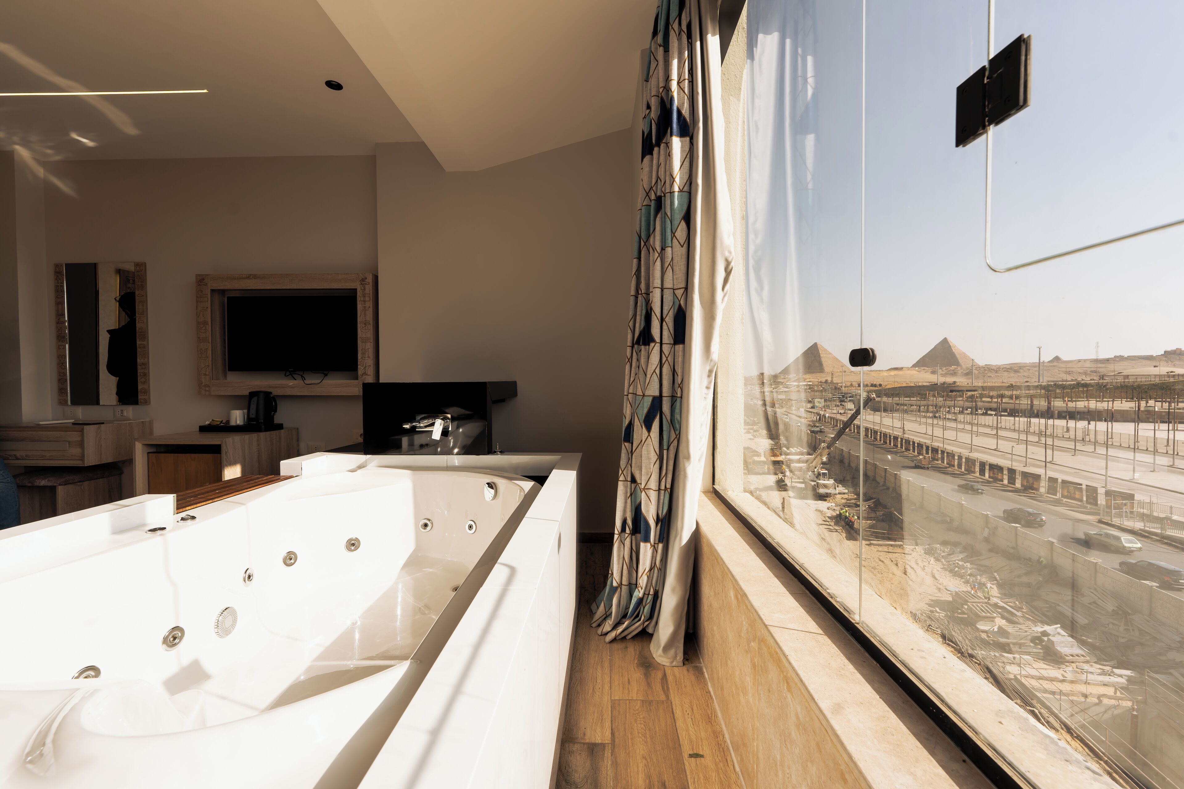 Royal Great Pyramid Inn