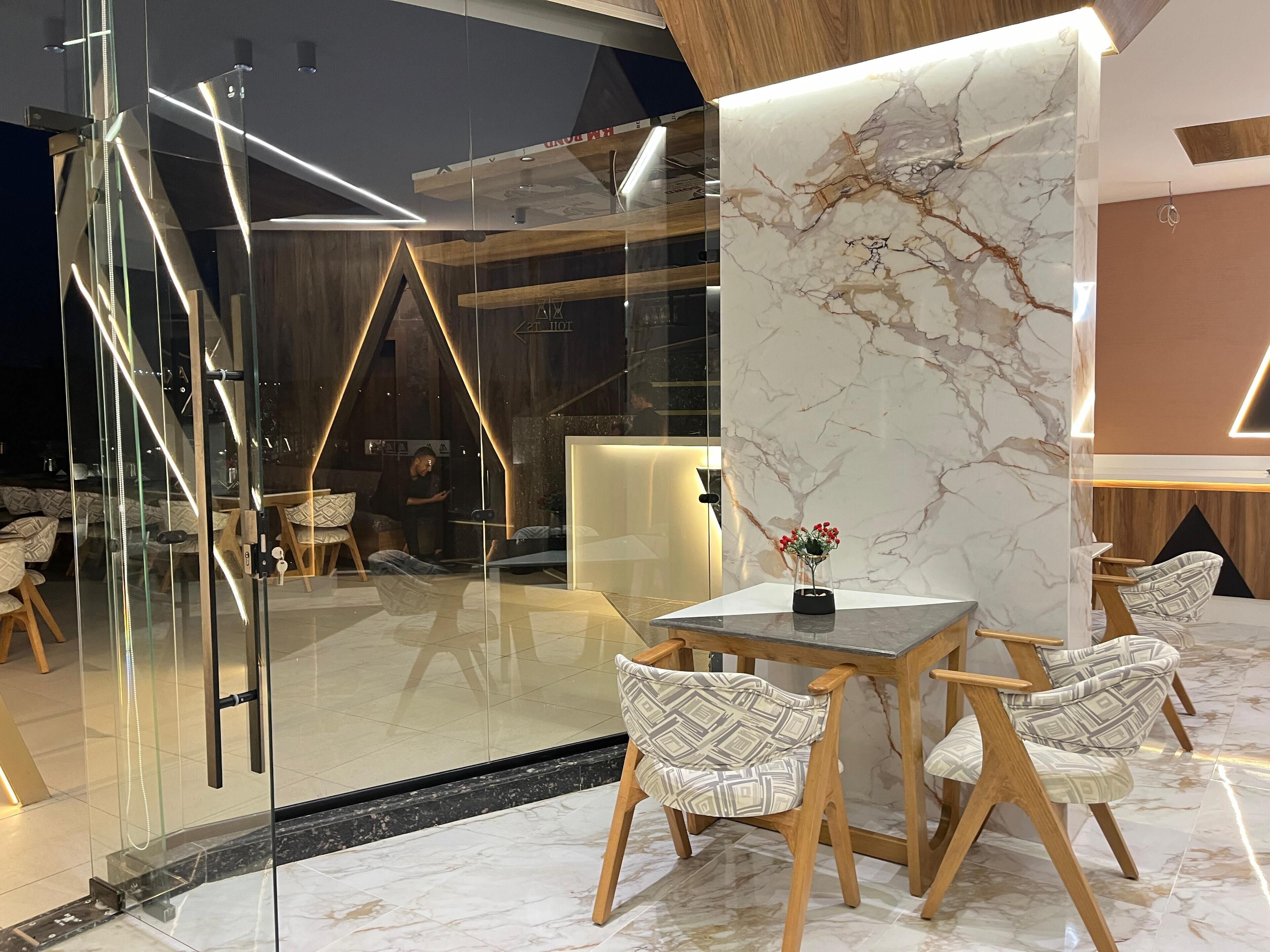 Royal Great Pyramid Inn