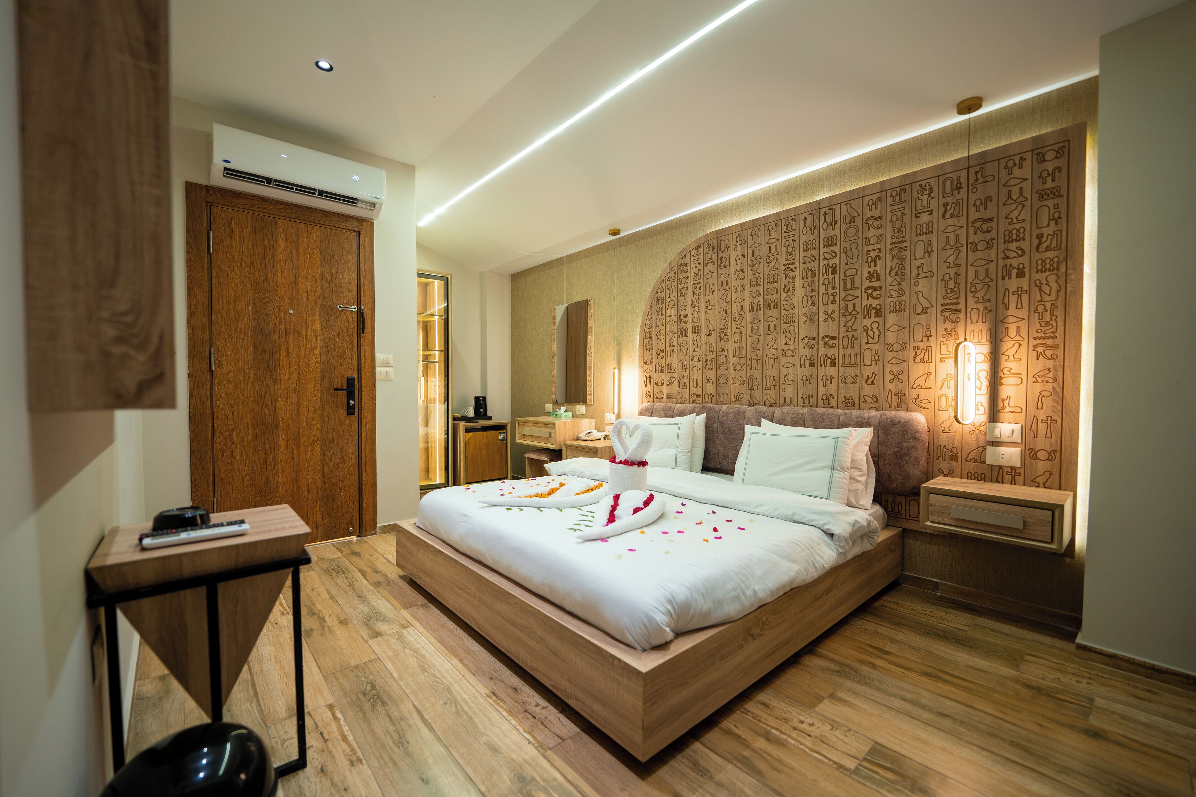 Royal Great Pyramid Inn