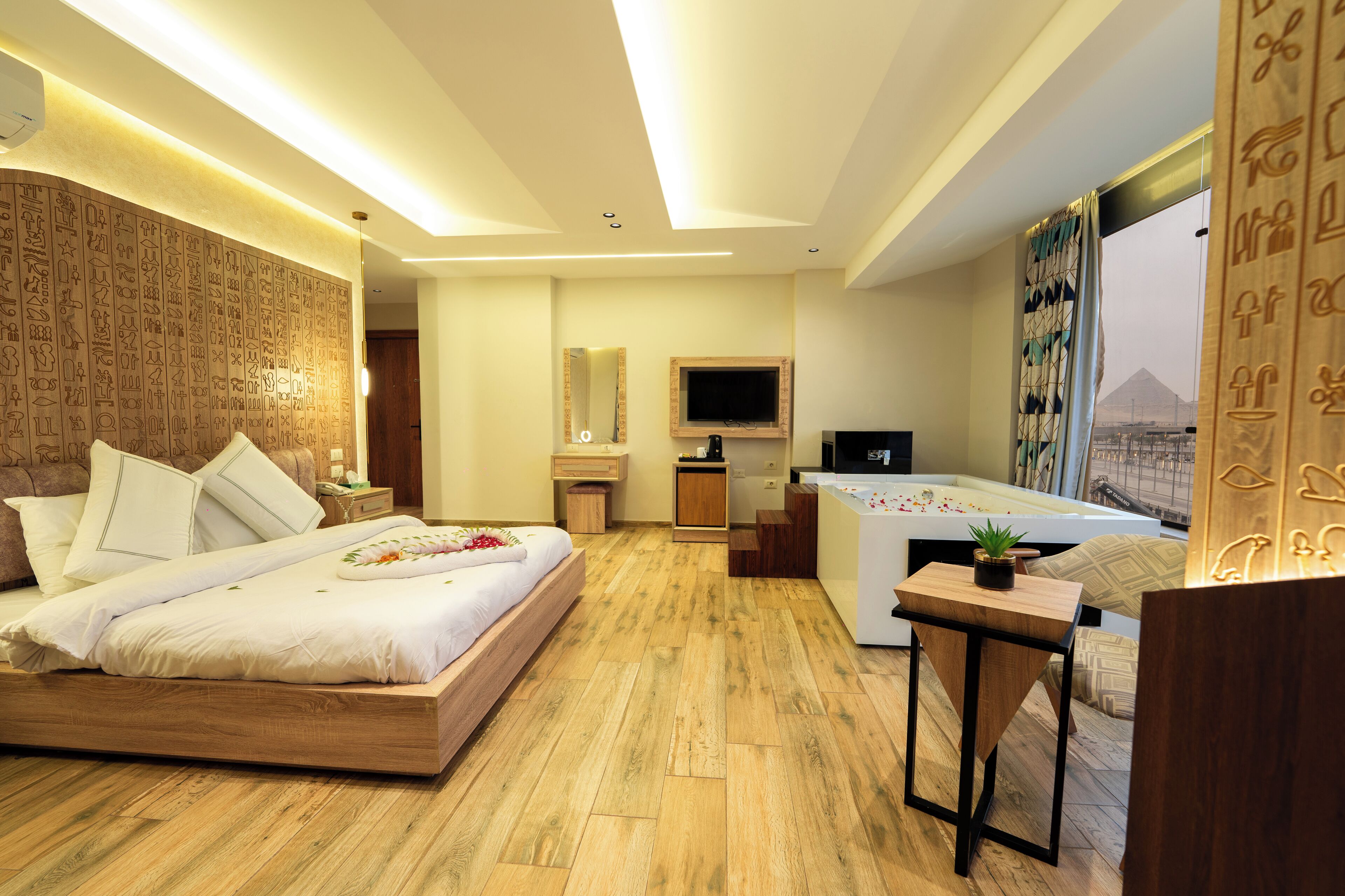 Royal Great Pyramid Inn