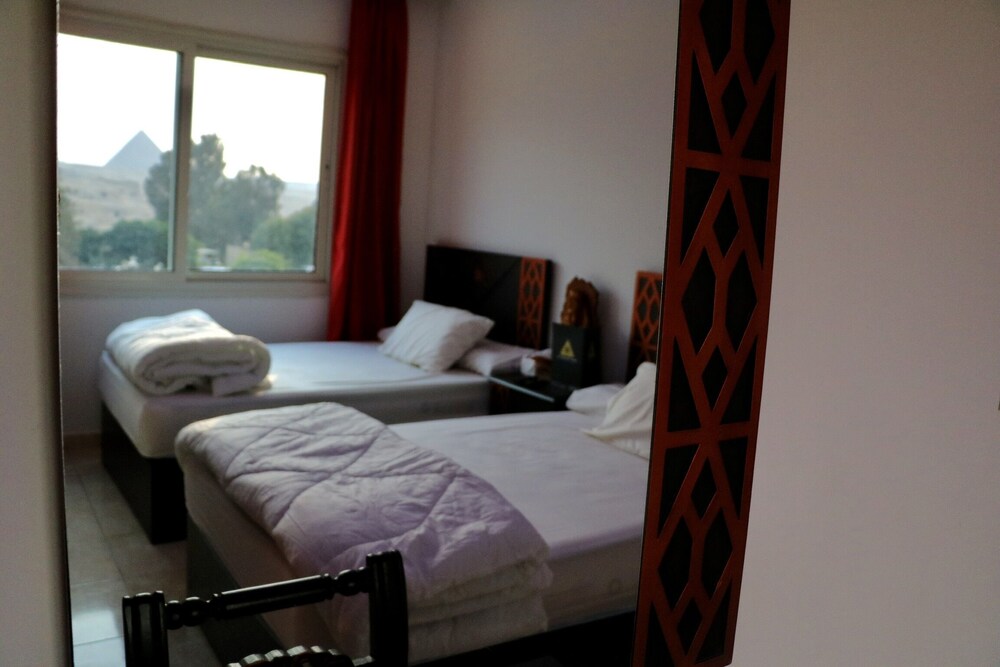 Sahara Pyramids Inn