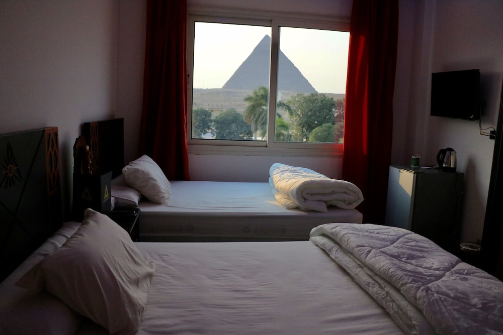 Sahara Pyramids Inn