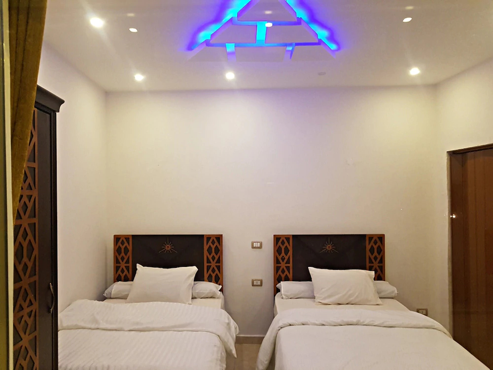 Sahara Pyramids Inn