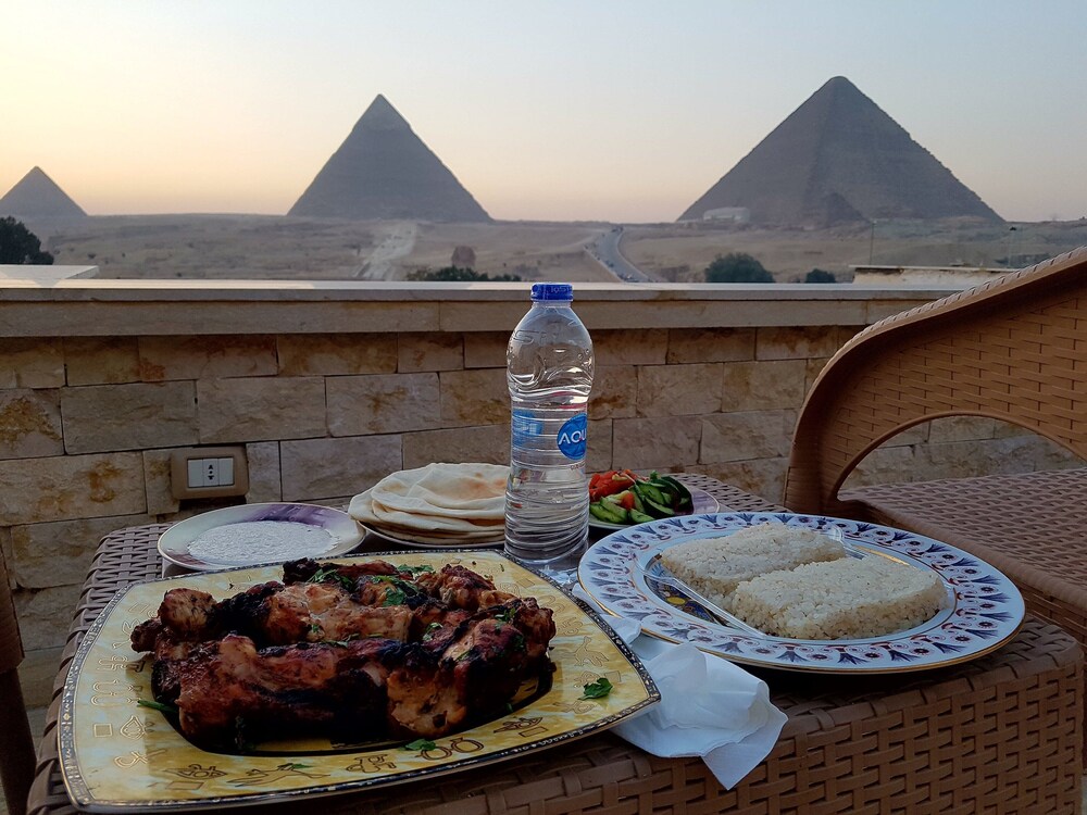 Sahara Pyramids Inn