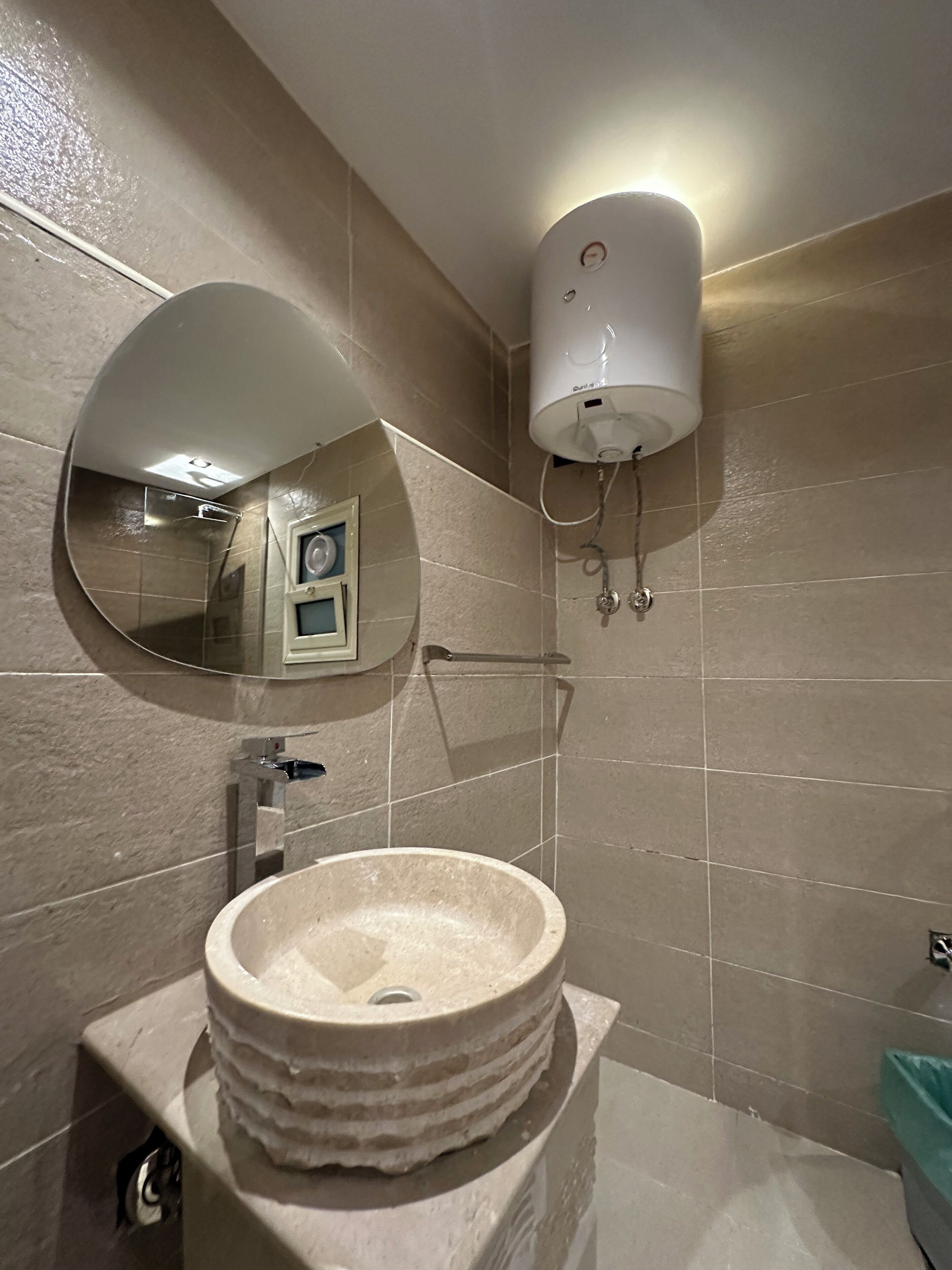 Taj Pyramids View Inn