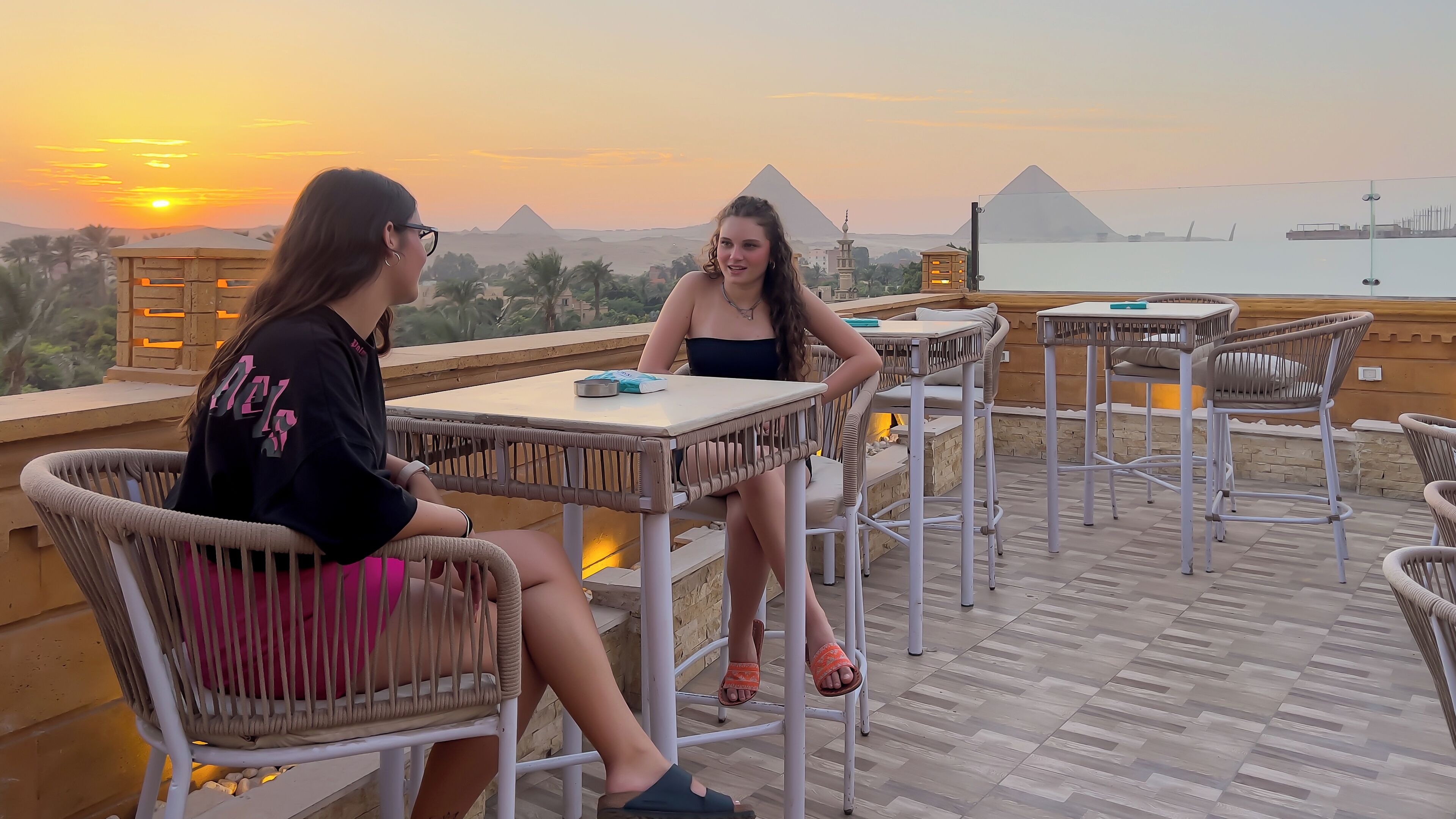 Taj Pyramids View Inn